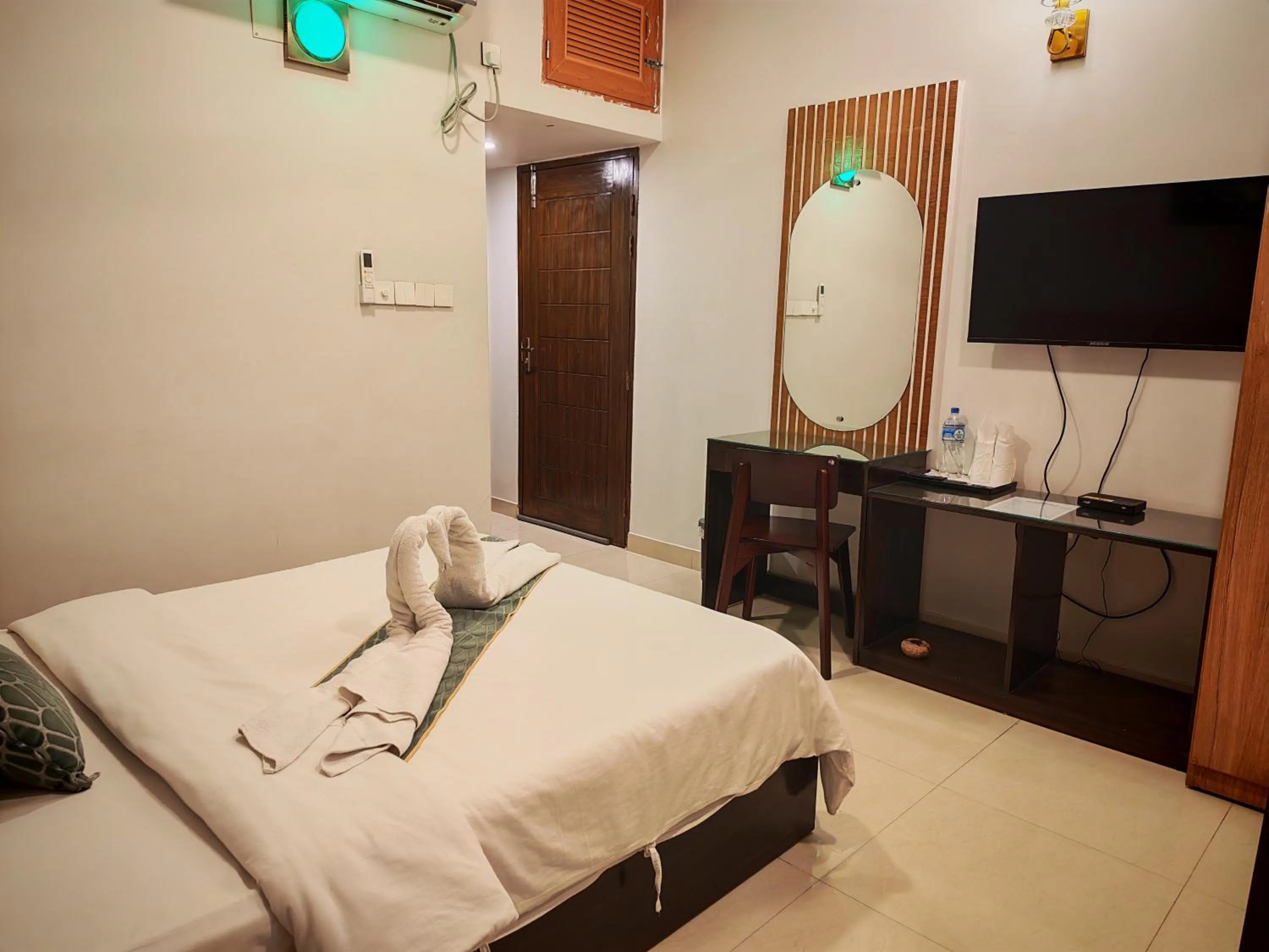 Bedroom, Bed in Sylhet Paradise Inn
