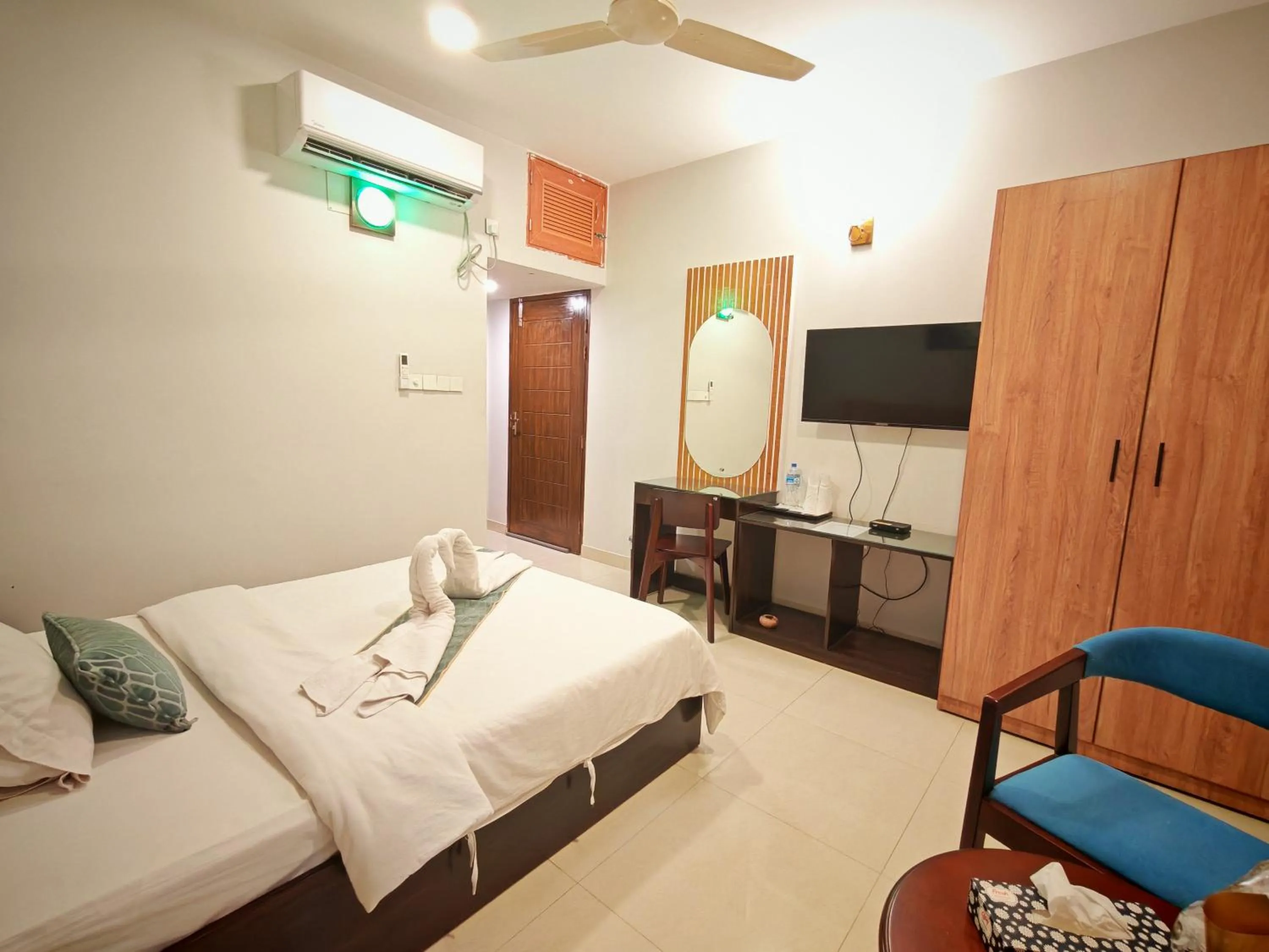 Bedroom, Bed in Sylhet Paradise Inn