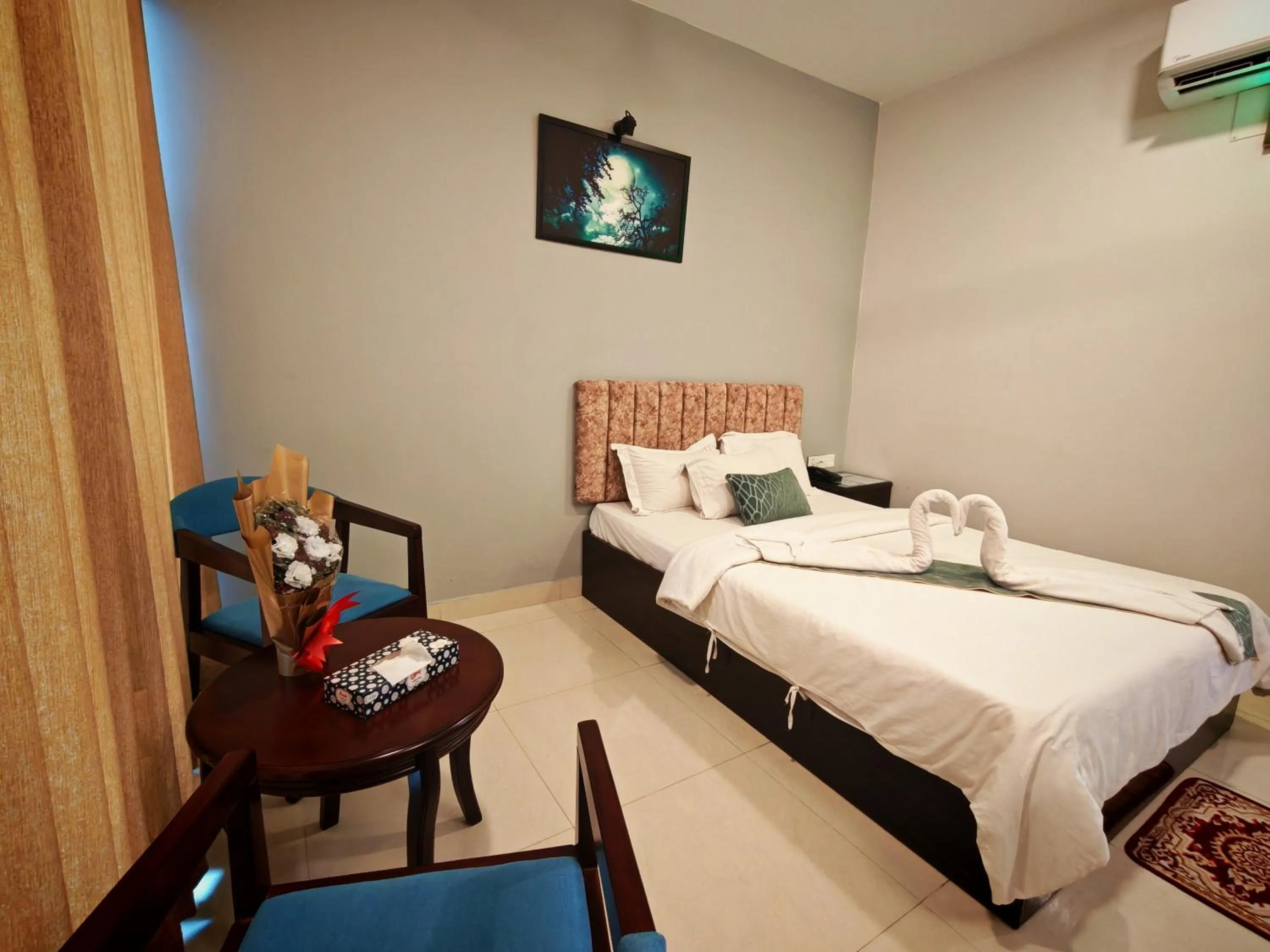 Bed in Sylhet Paradise Inn