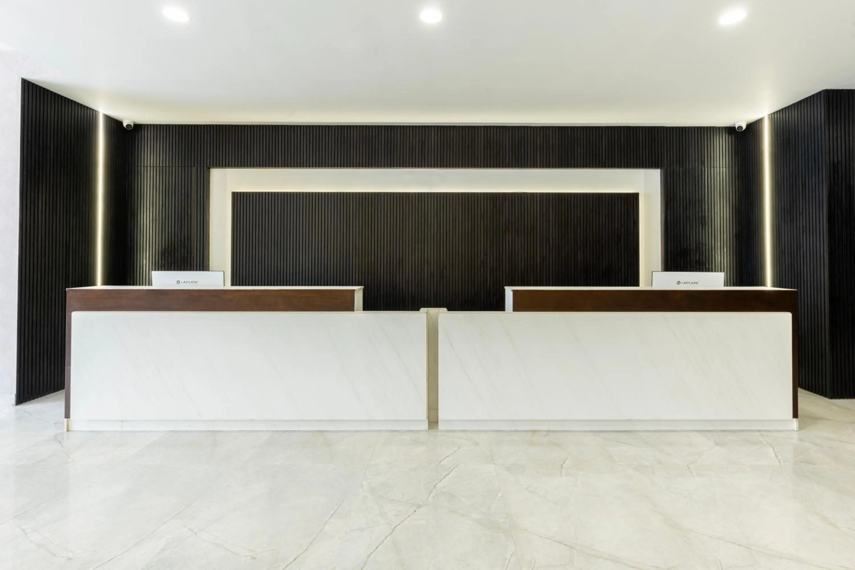 Lobby or reception in Hotel Elinor By Dazzling Hotels & Resorts