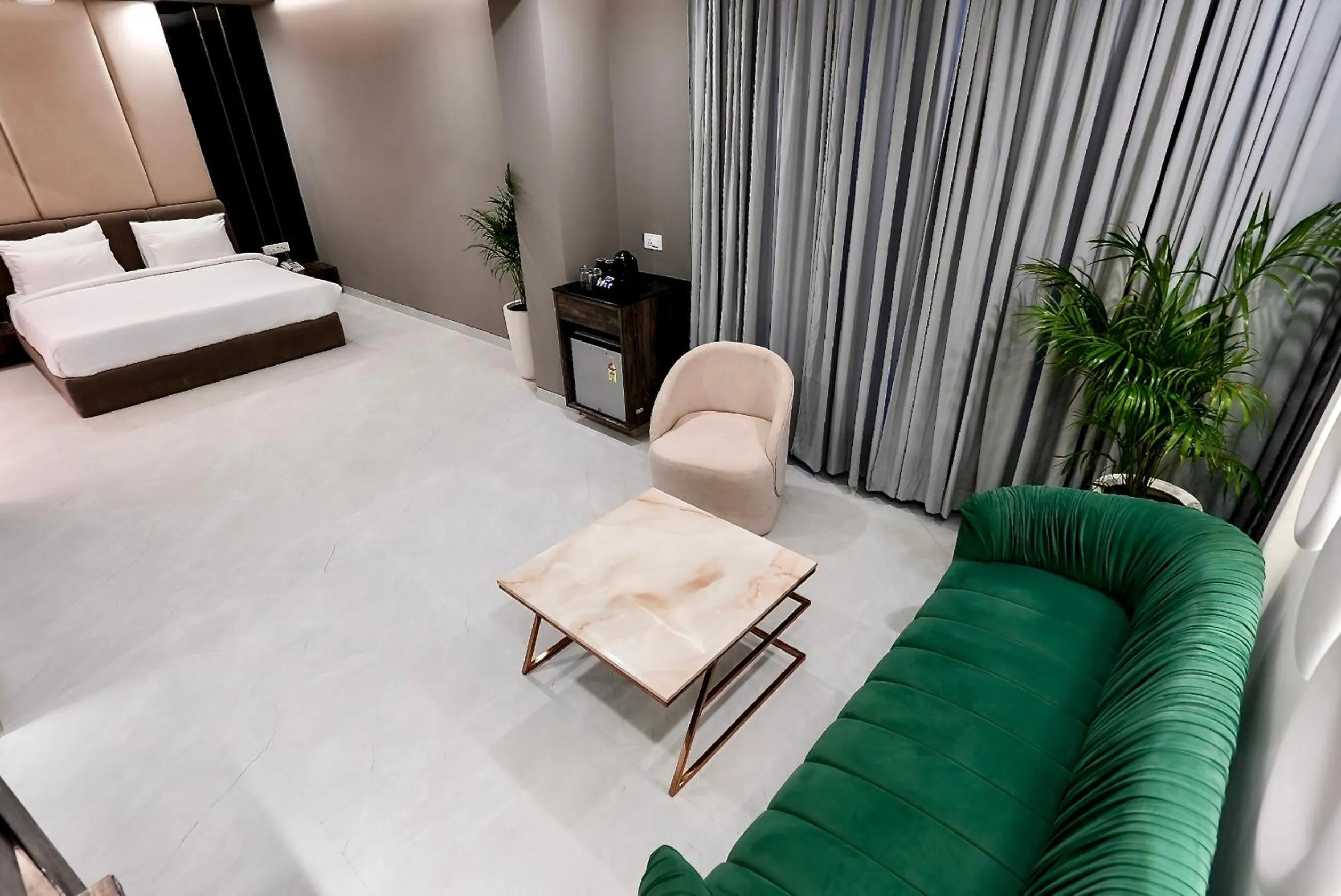 Communal lounge/ TV room, Bed in Hotel Elinor By Dazzling Hotels & Resorts