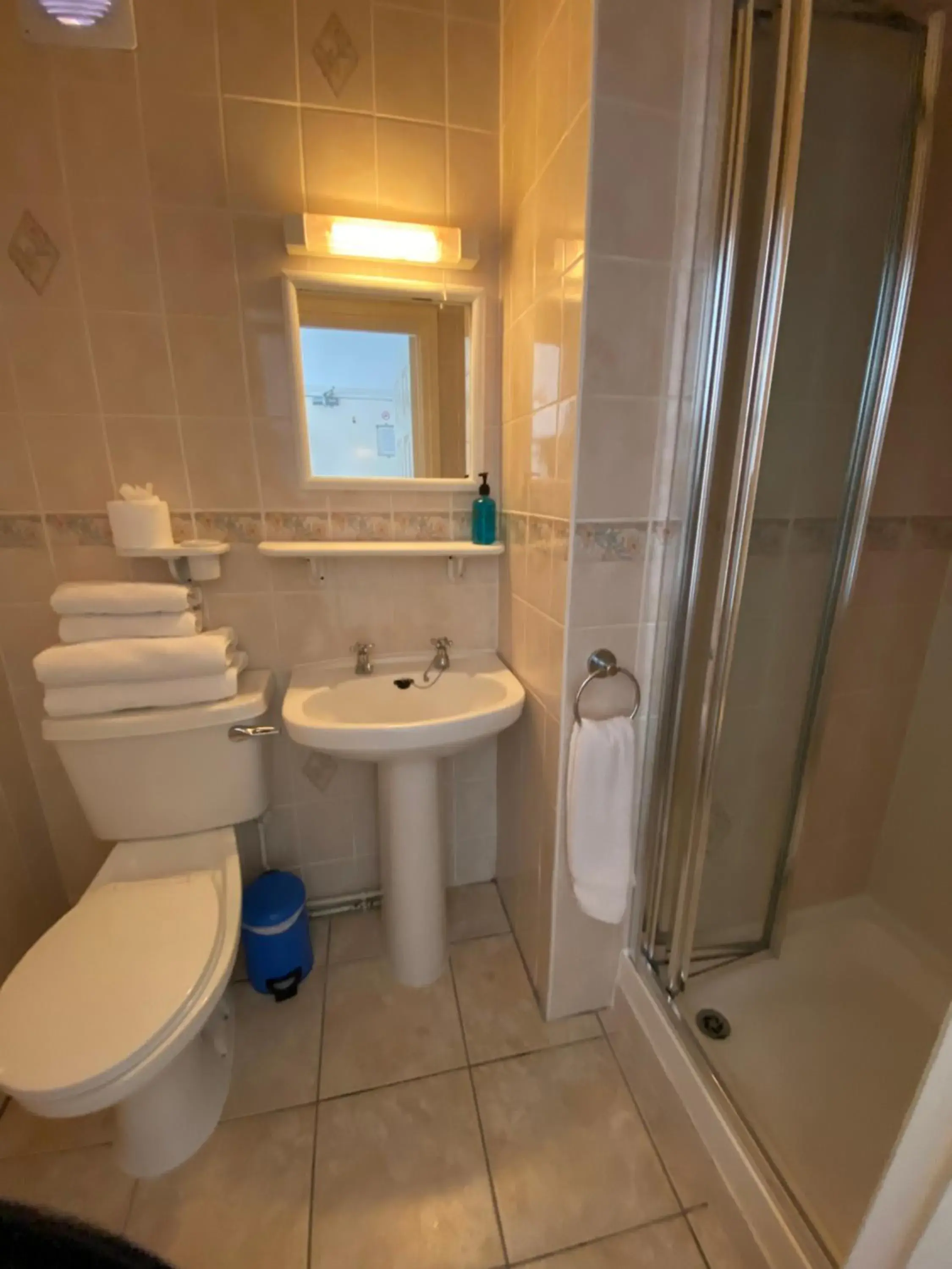 Twin Room with Private Bathroom in The Sandhaven Twin Room with Private Bathroom in The Sandhaven