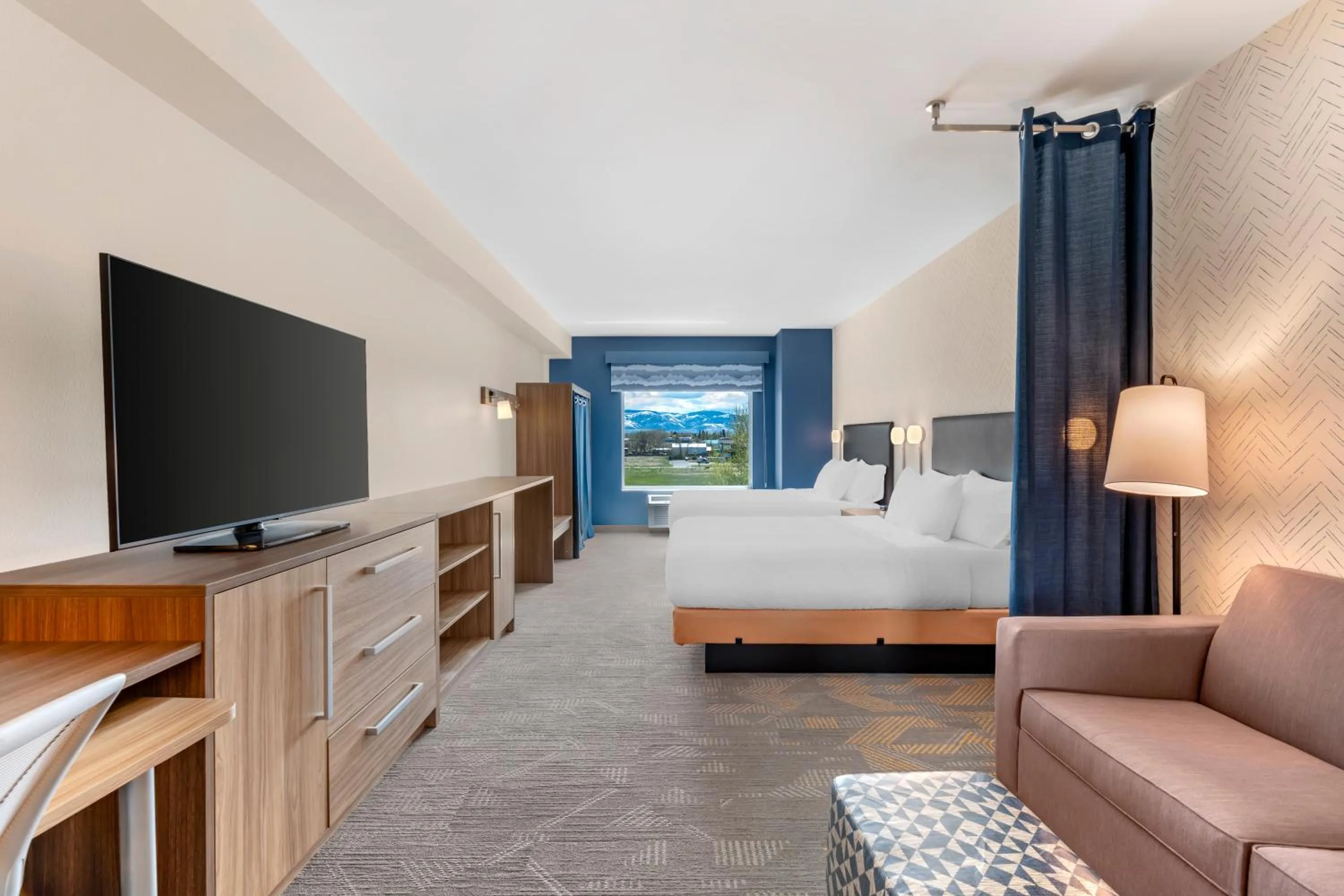 Bed in Home2 Suites By Hilton Bozeman Four Corners