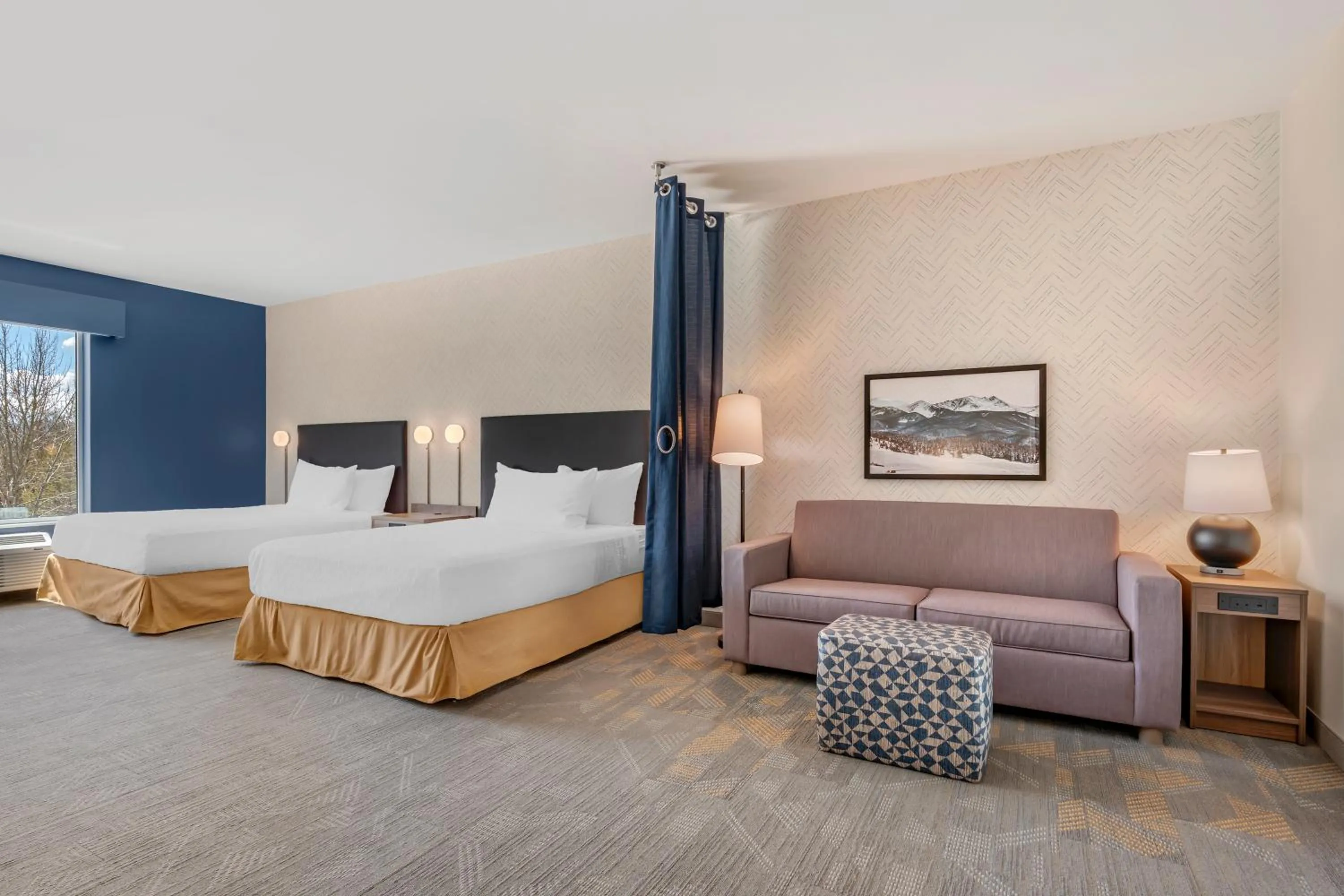 Bed in Home2 Suites By Hilton Bozeman Four Corners