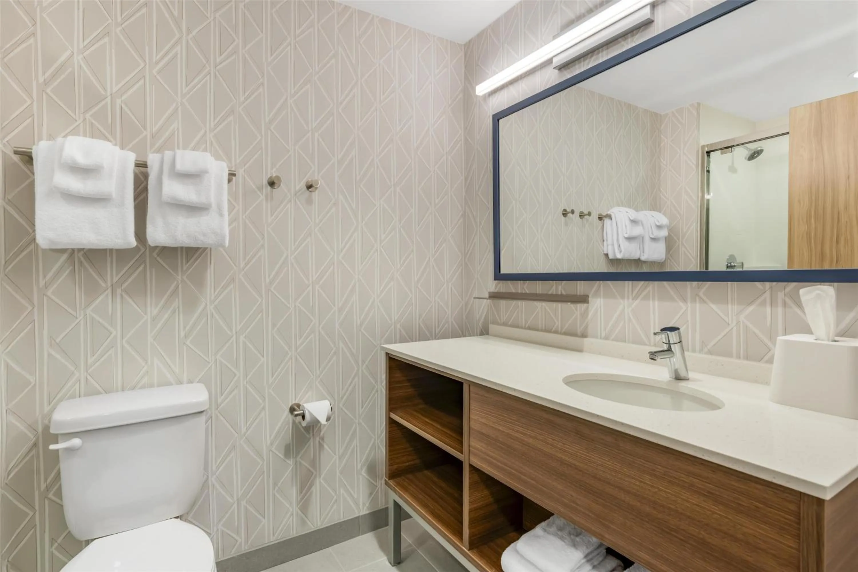 Bathroom in Home2 Suites By Hilton Bozeman Four Corners