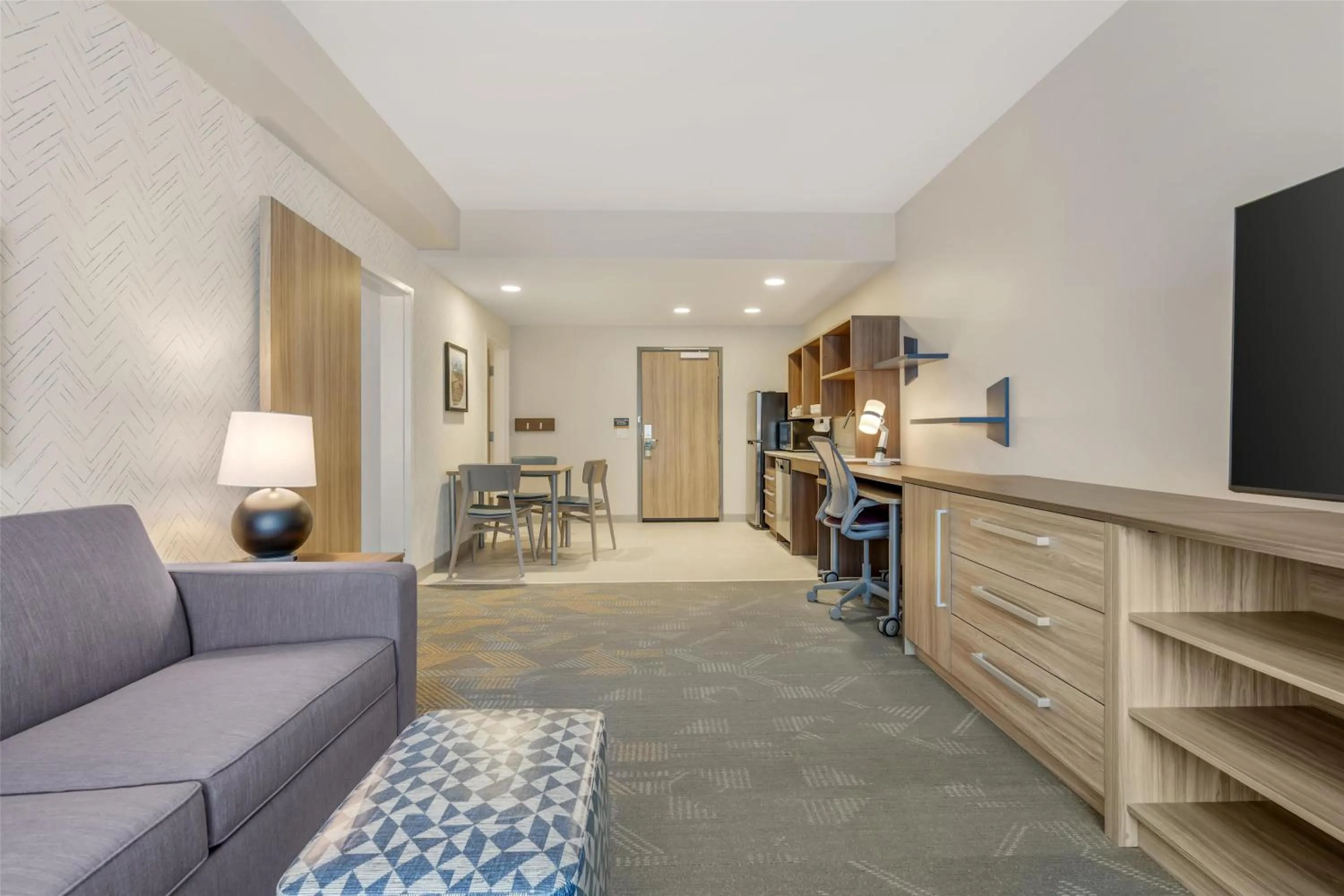 Kitchen or kitchenette in Home2 Suites By Hilton Bozeman Four Corners