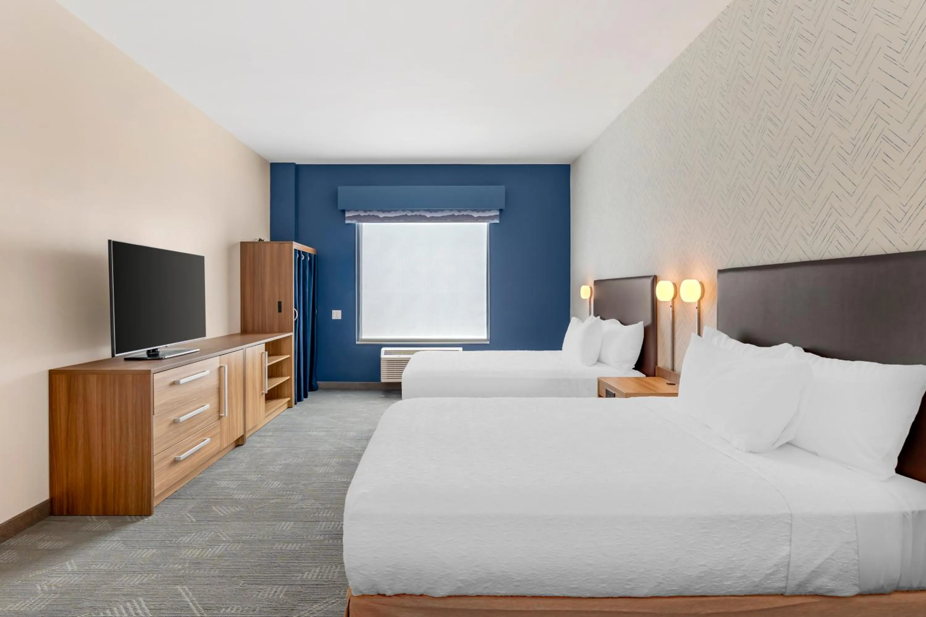 Bed in Home2 Suites By Hilton Bozeman Four Corners