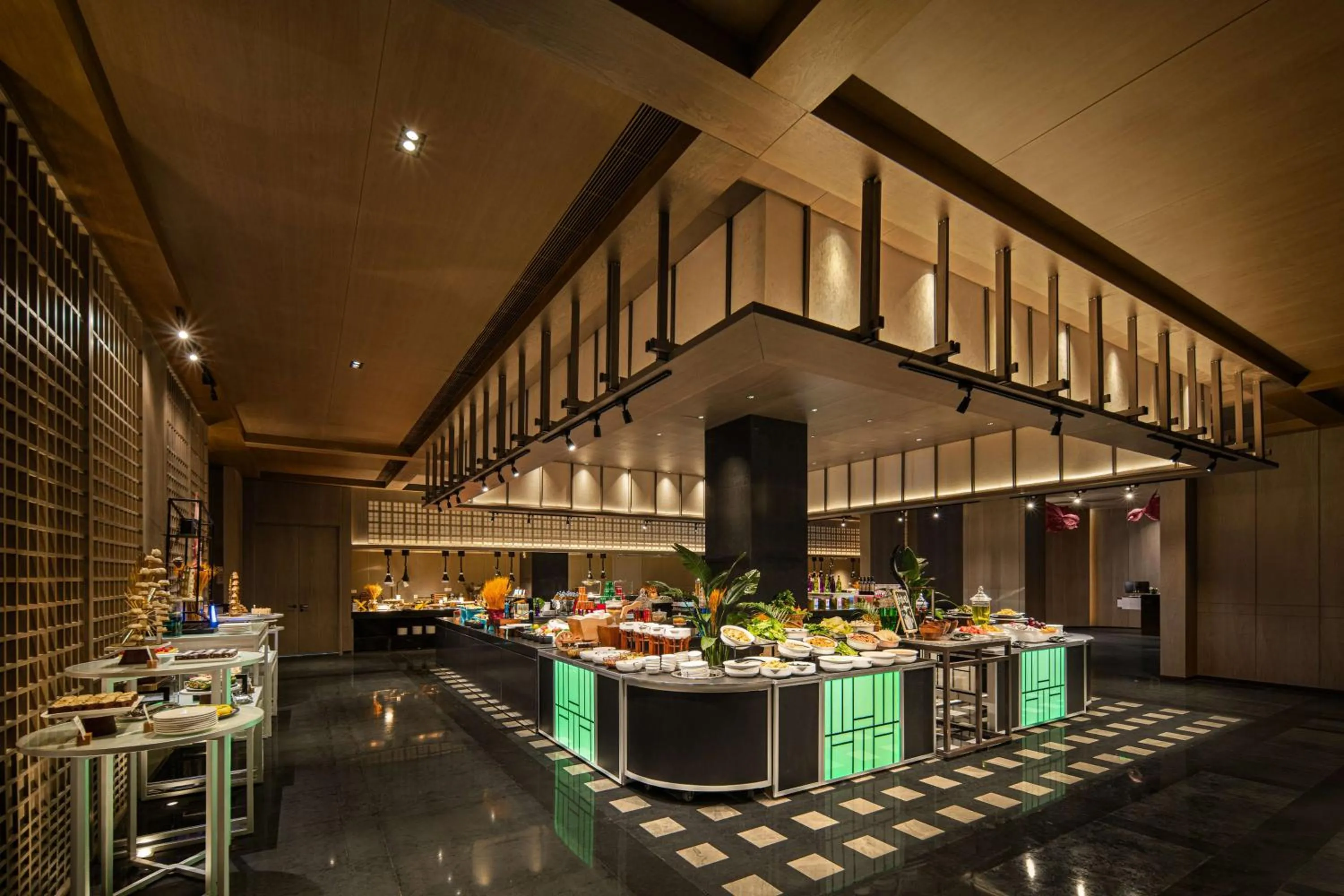 Restaurant/places to eat in Doubletree By Hilton Kaifeng