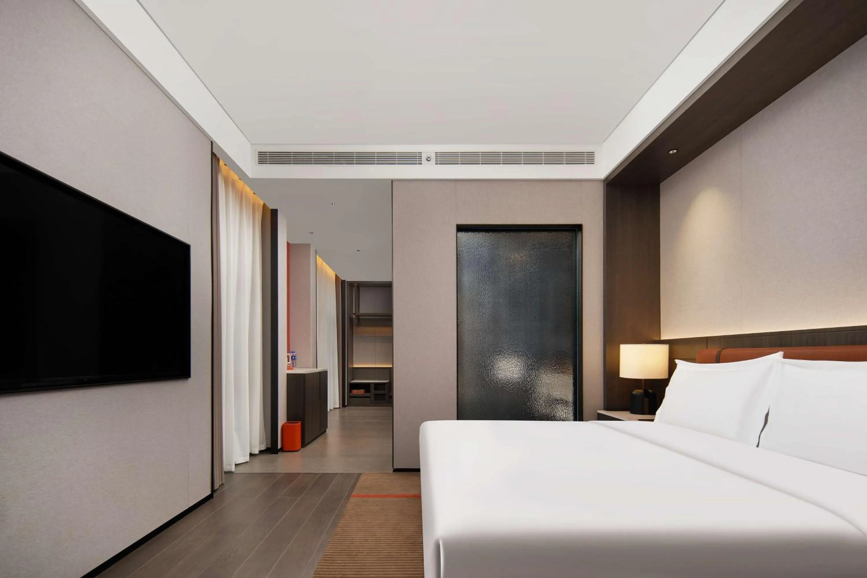 Bed in Doubletree By Hilton Kaifeng