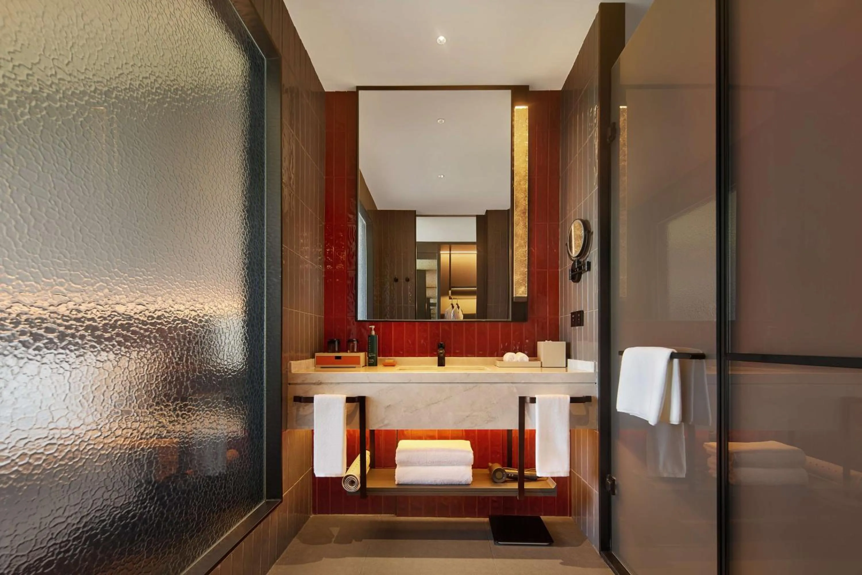 Toilet in Doubletree By Hilton Kaifeng