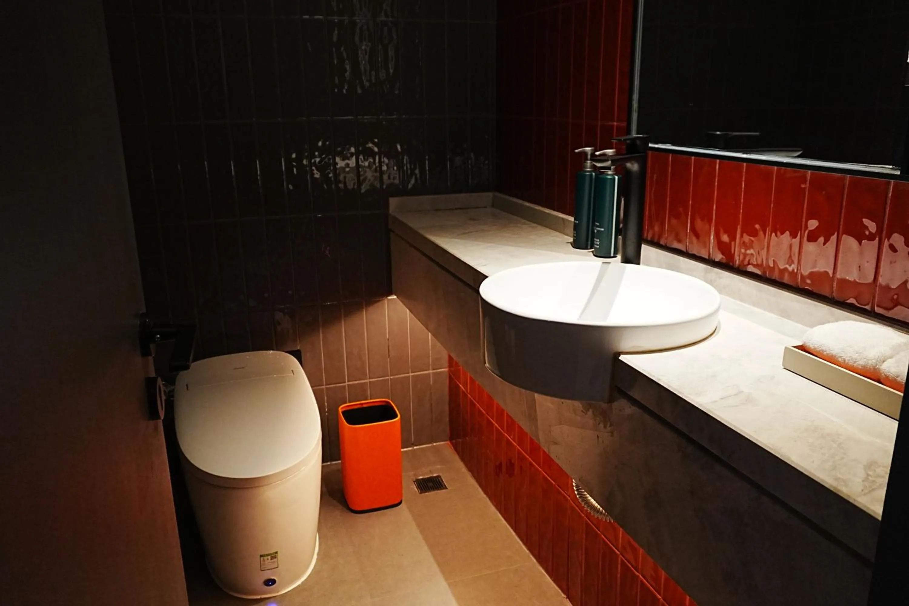 Toilet in Doubletree By Hilton Kaifeng