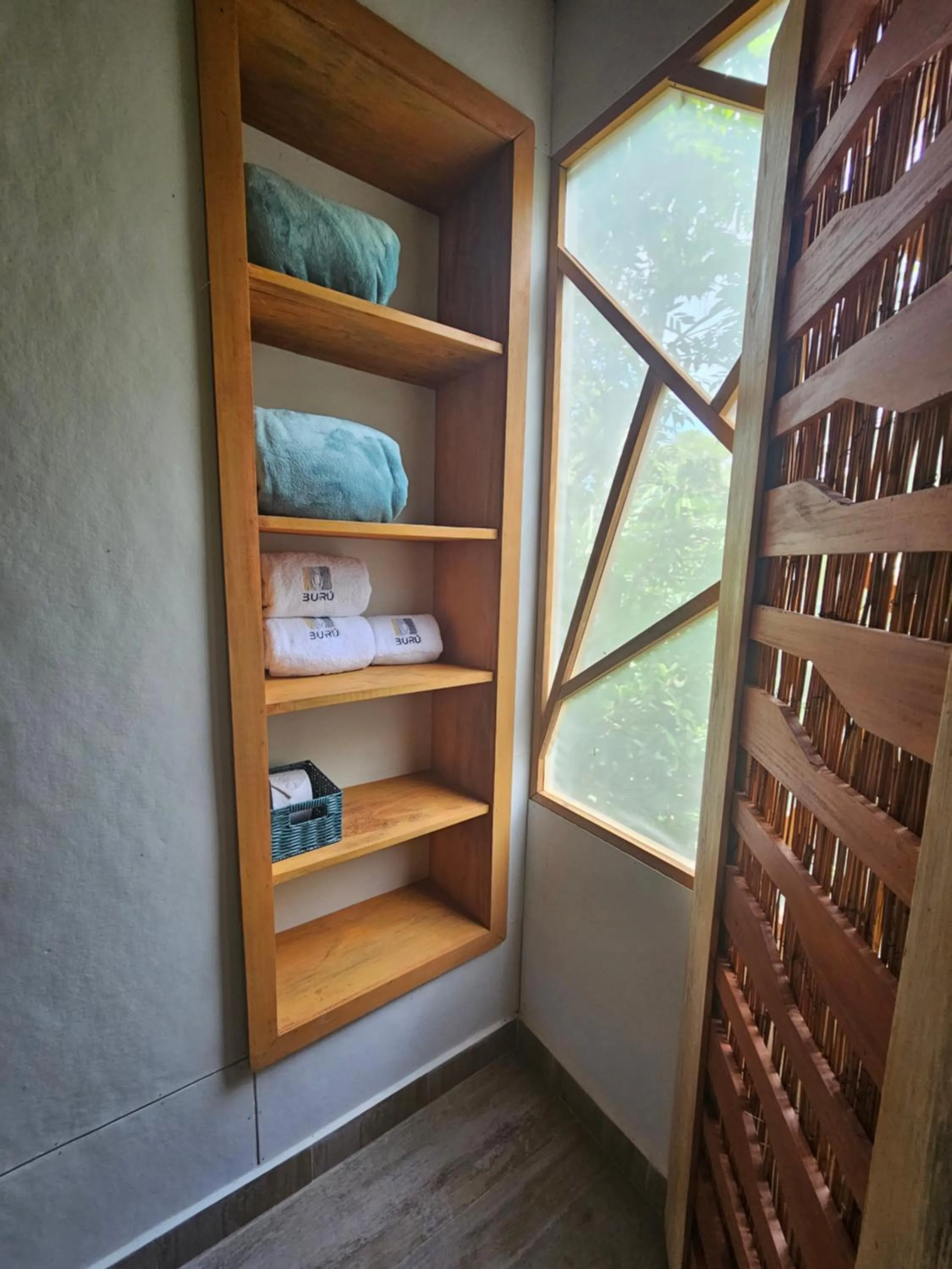wardrobe in Burú Nature Hotel