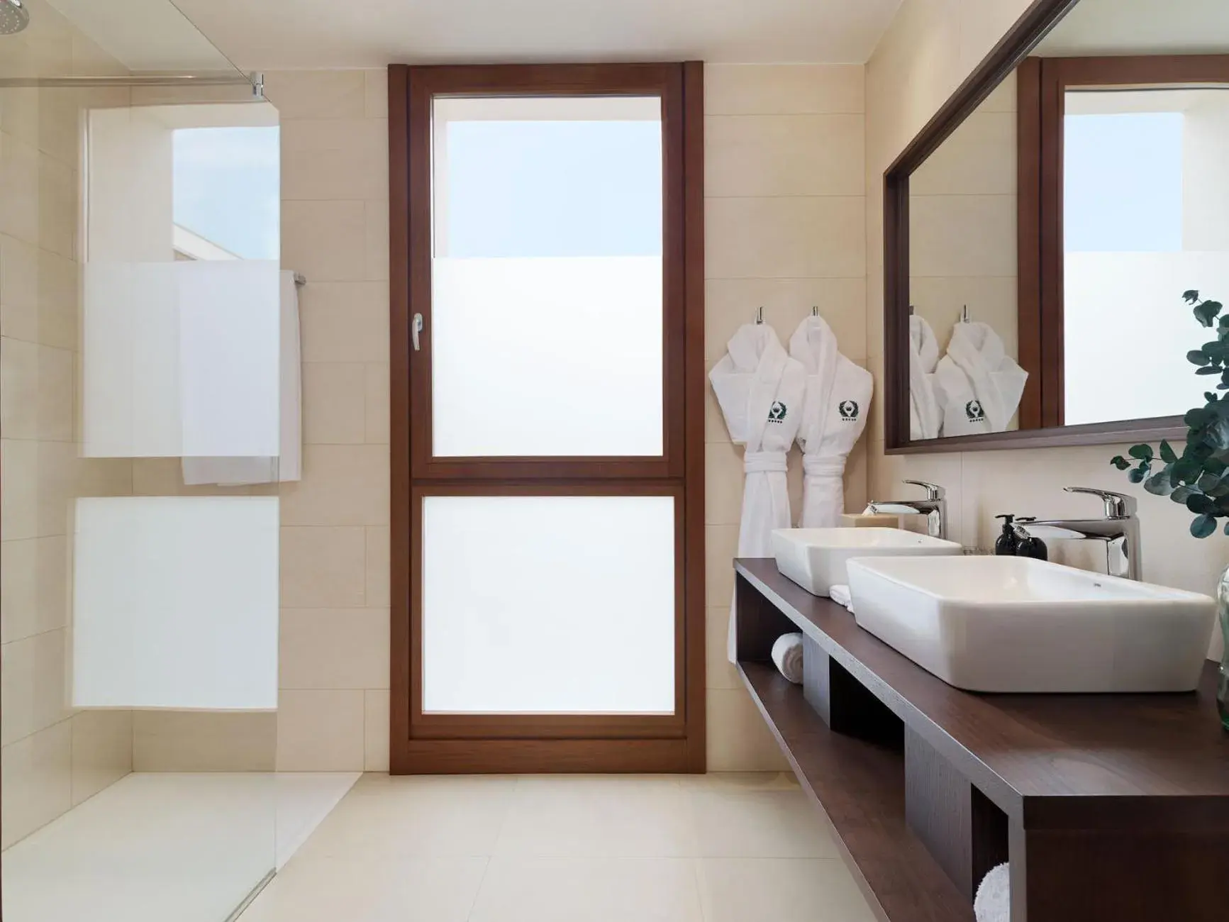 One-Bedroom Suite Mountain View with Balcony - single occupancy in Gran Hotel Taoro One-Bedroom Suite Mountain View with Balcony - single occupancy in Gran Hotel Taoro