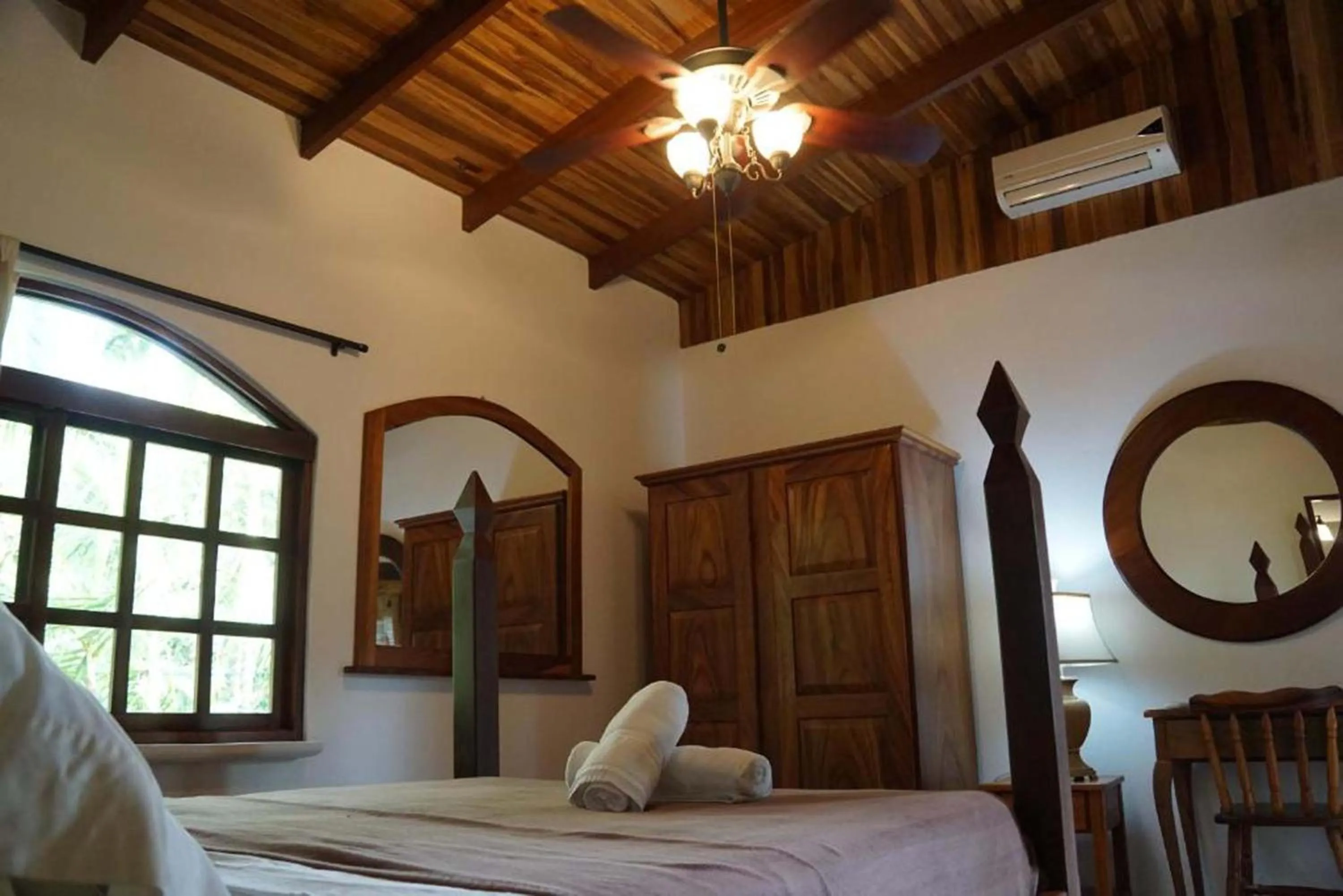 Bedroom, Bed in Mango Moon Villa