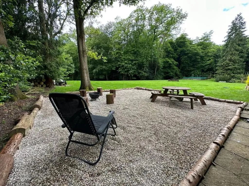 Garden in The Bungalow by TAS