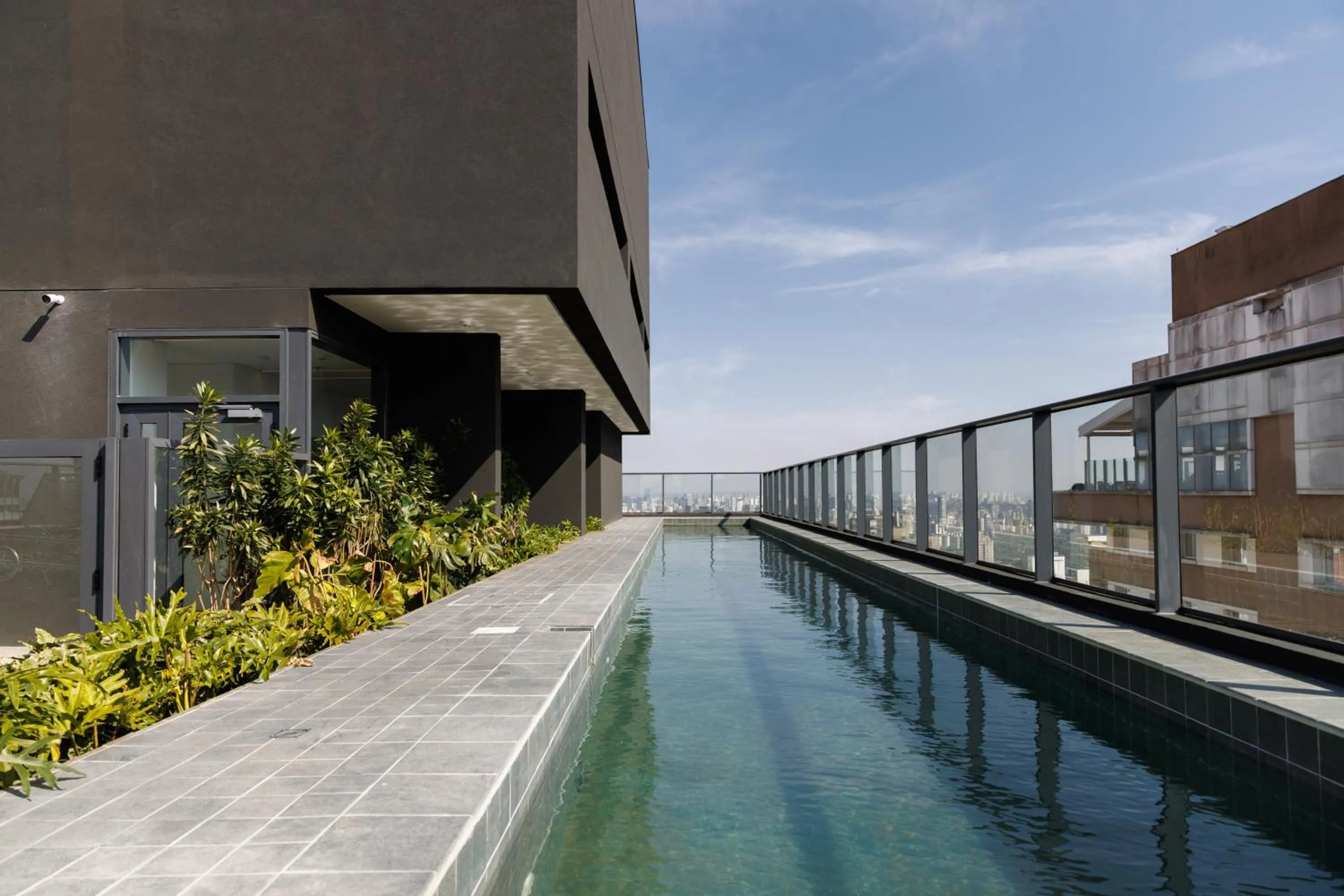 Swimming pool in v3rso Jardins