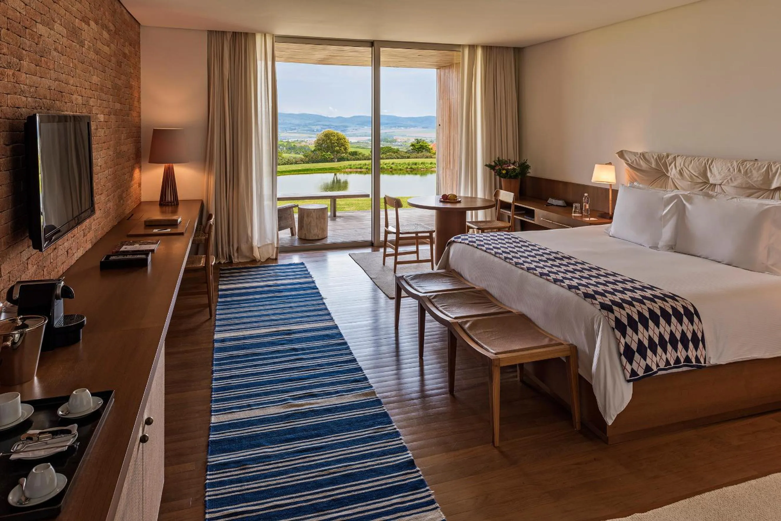 Photo of the whole room, Bed in Hotel Fasano Boa Vista