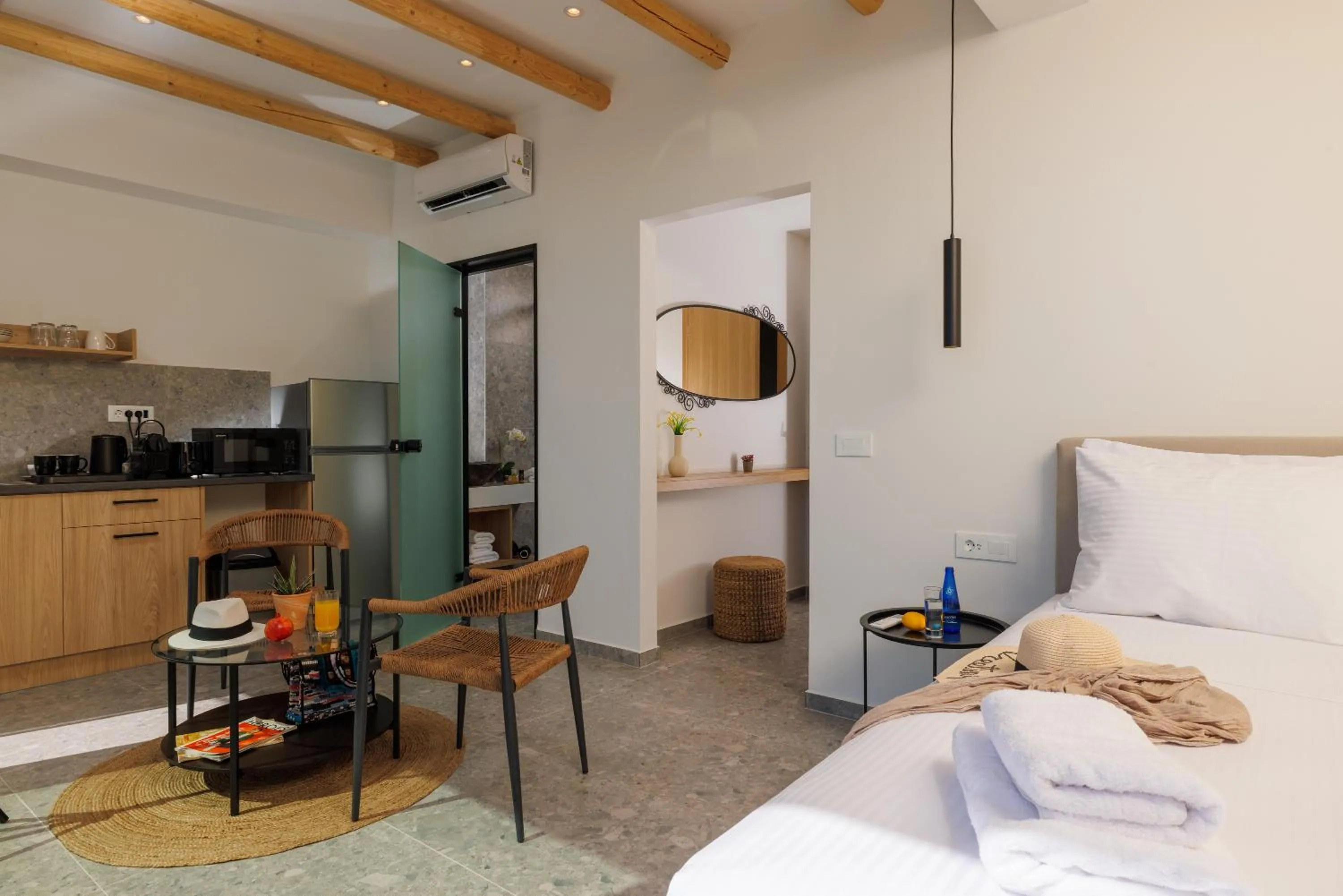 Photo of the whole room, Bed in Soho SeaFront Suites