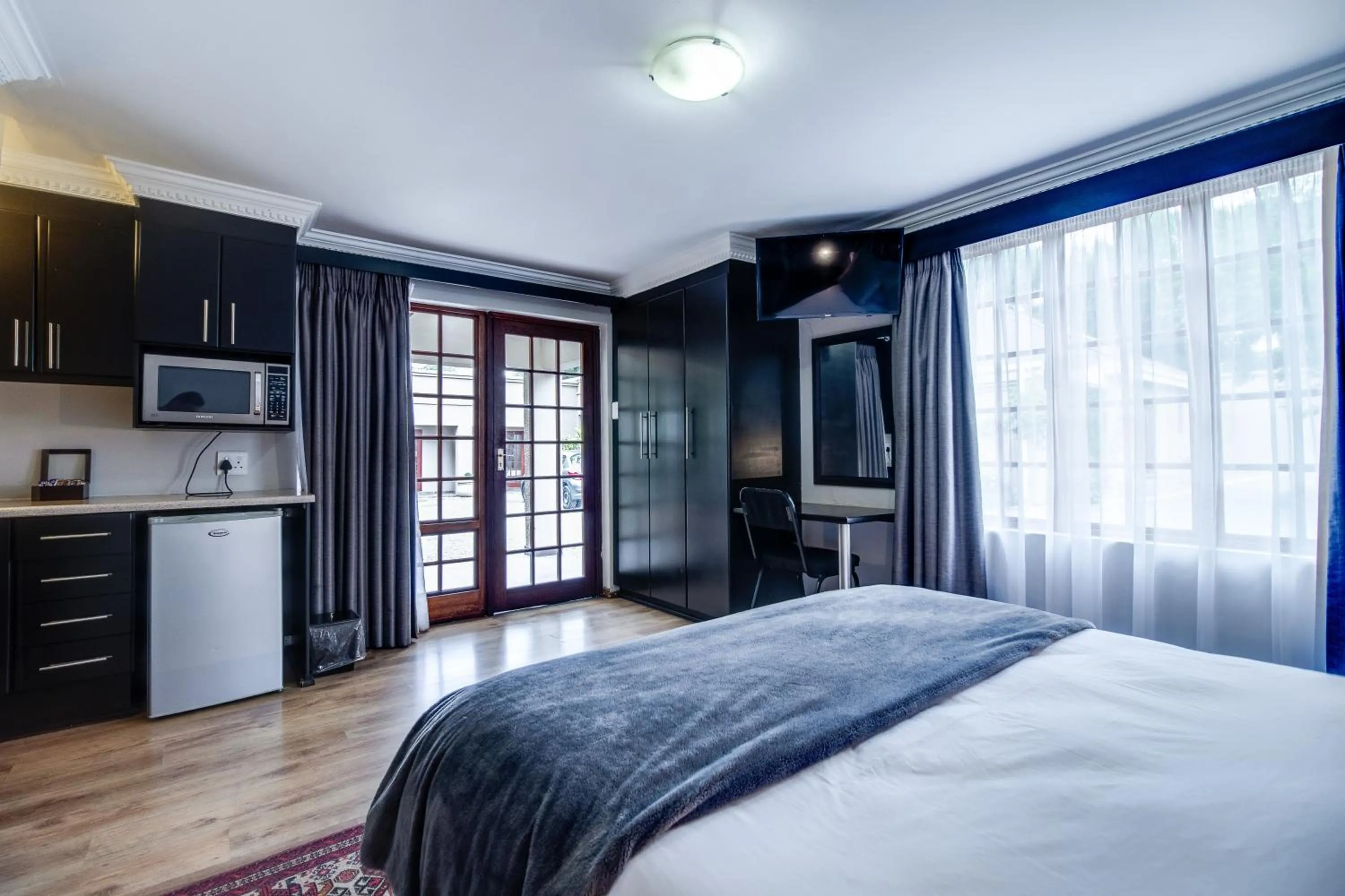 TV and multimedia, Bed in The Nightingale Guesthouse
