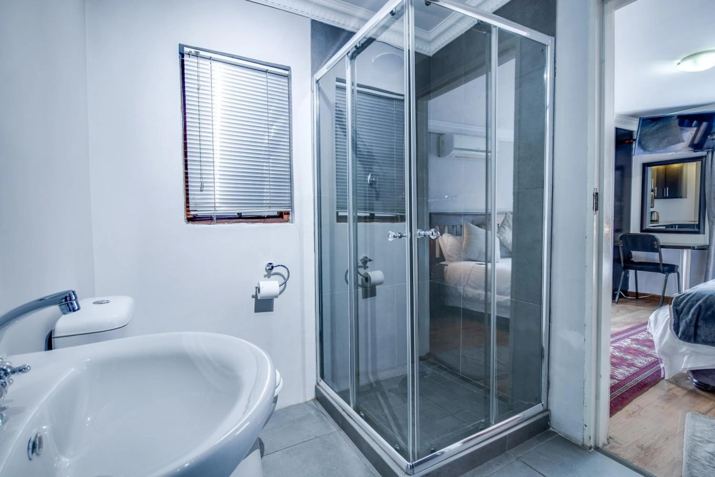 Shower, Bed in The Nightingale Guesthouse