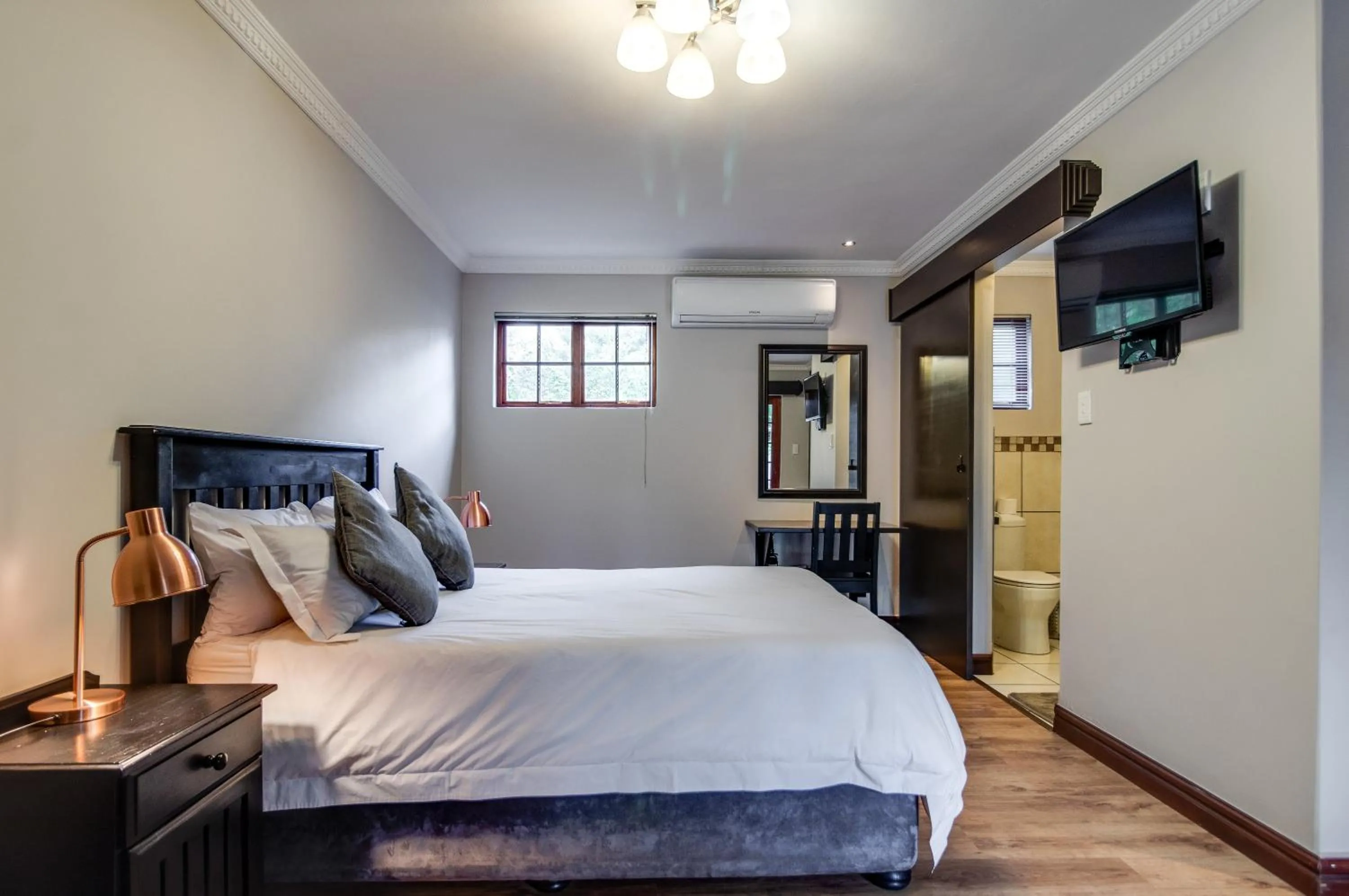 Photo of the whole room, Bed in The Nightingale Guesthouse