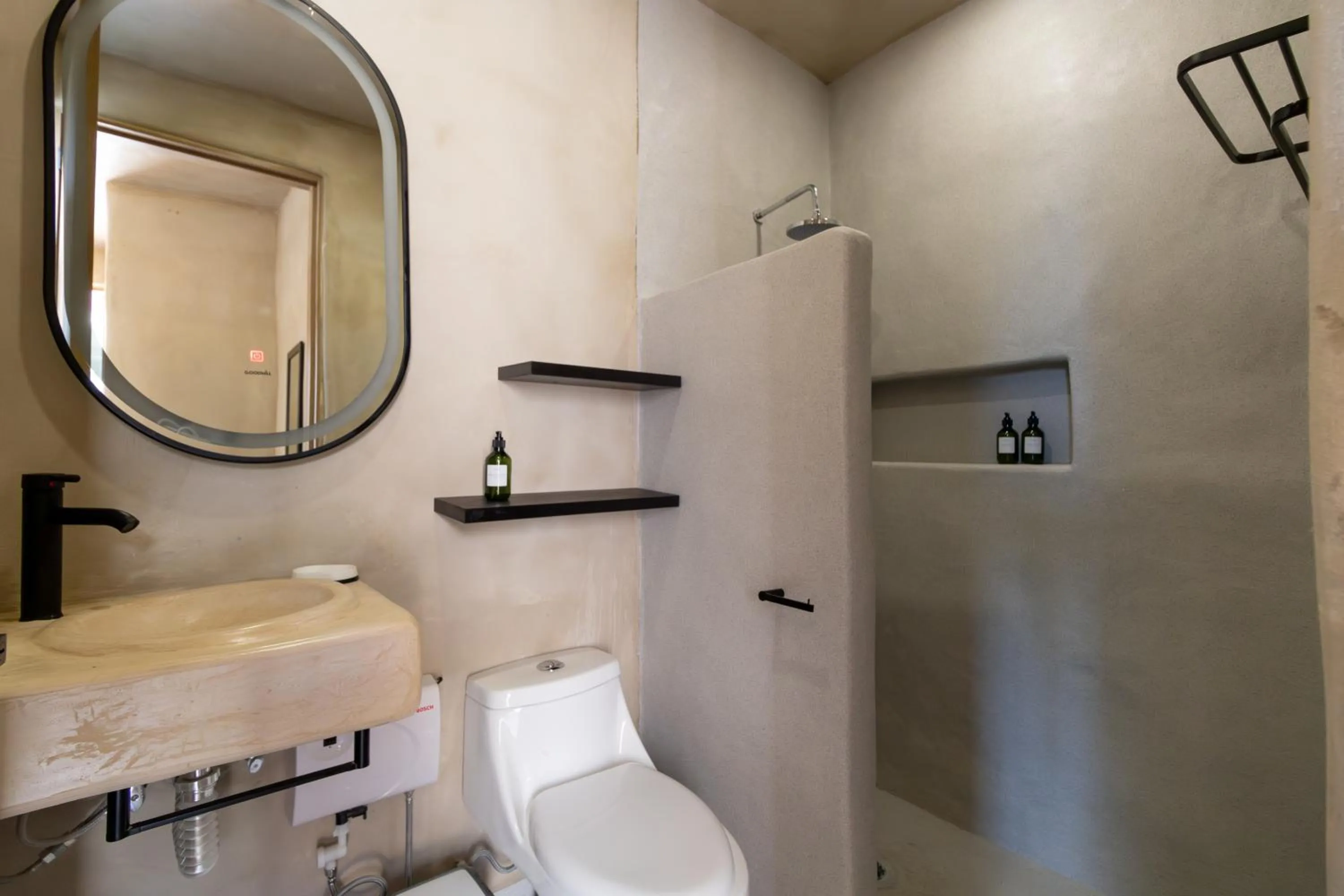Shower in Casa Arkana Zicatela by Grupo Amber