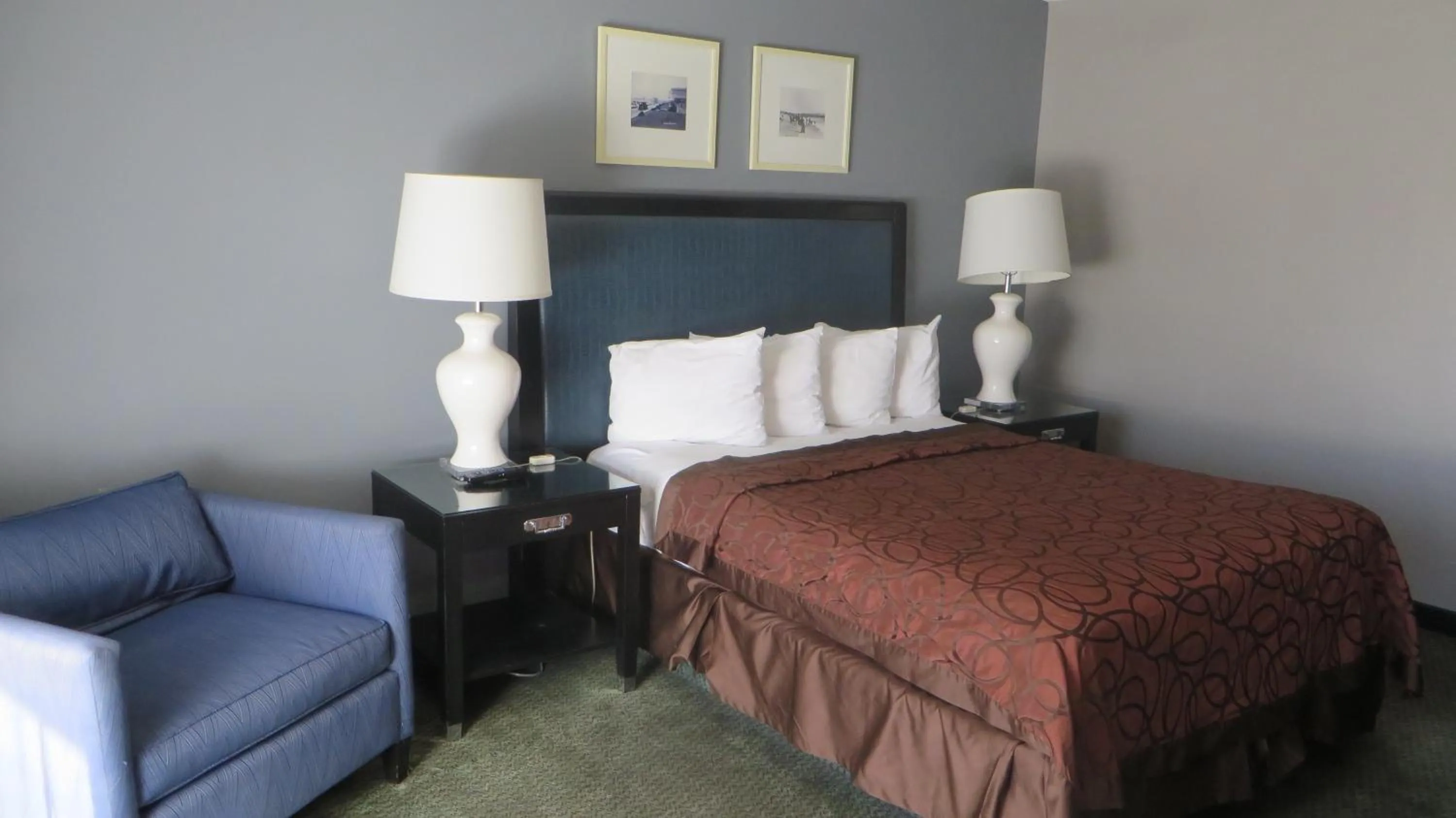 Bedroom, Bed in Hotel Salina Beaumont CA