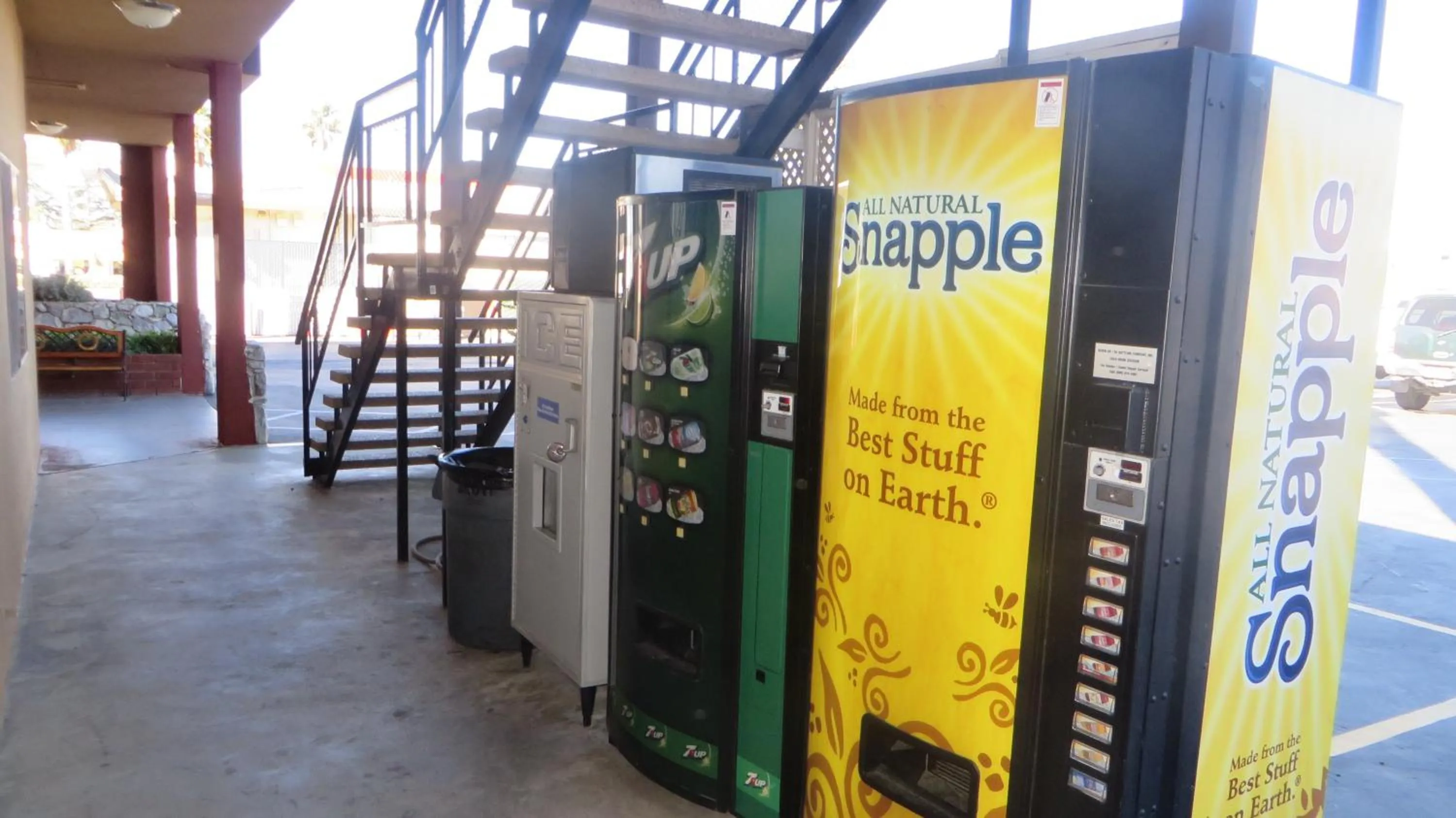 Drinks in Hotel Salina Beaumont CA