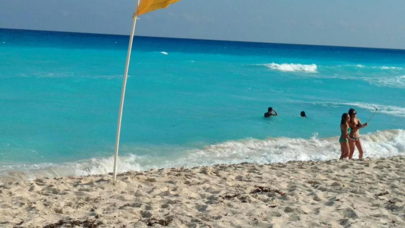 Beach in Apartment Ocean Front Cancun