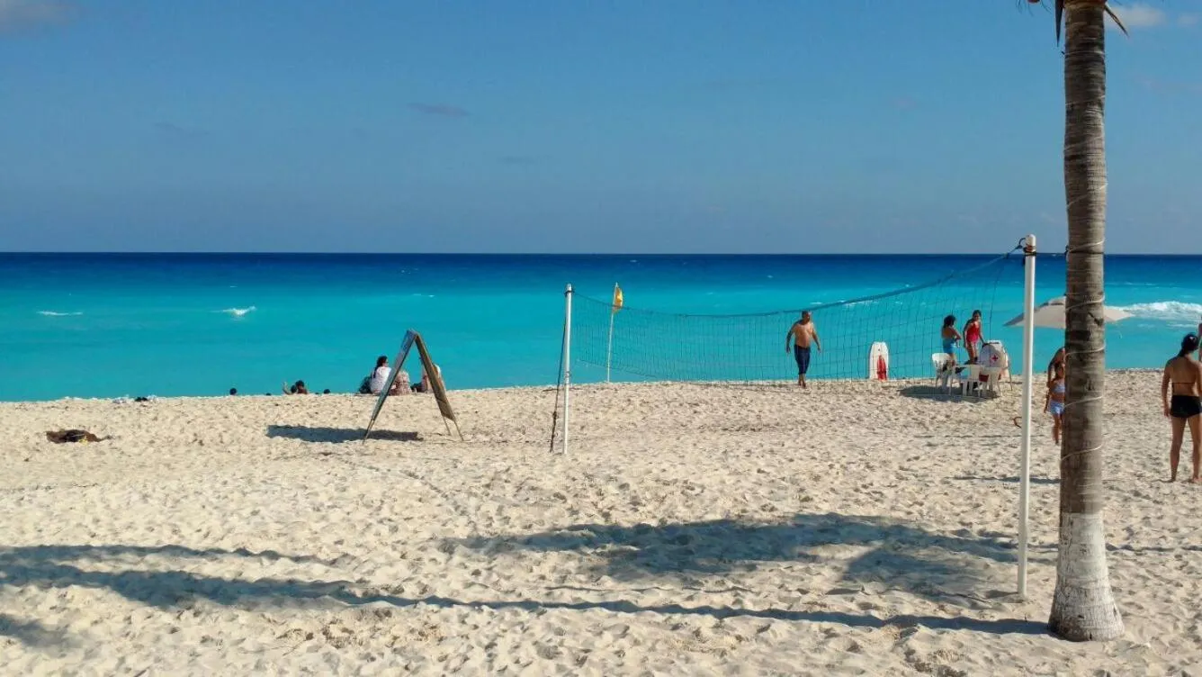 Beach in Apartment Ocean Front Cancun