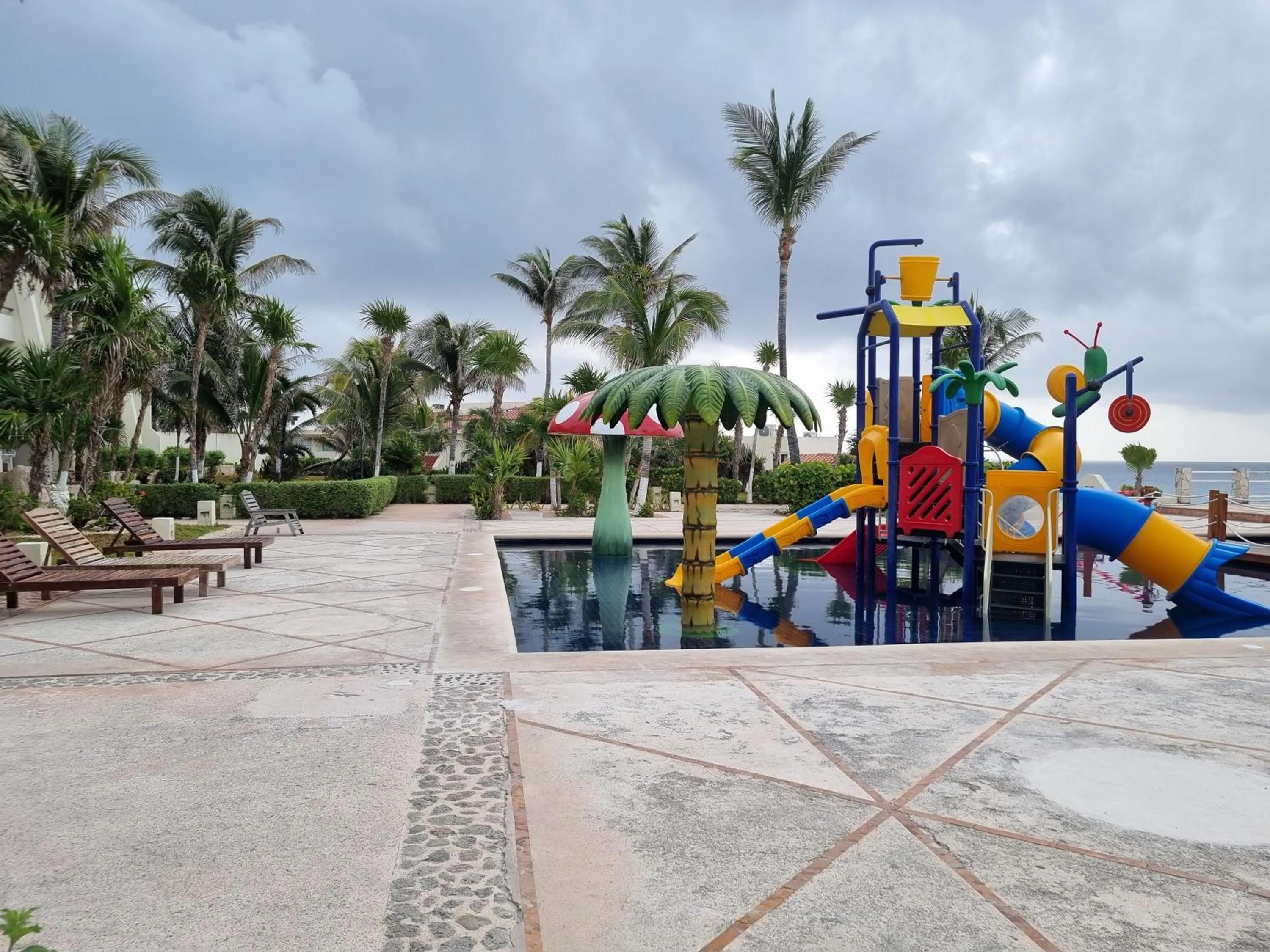 Swimming pool in Apartment Ocean Front Cancun
