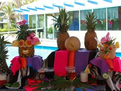 Food, Swimming Pool in Apartment Ocean Front Cancun