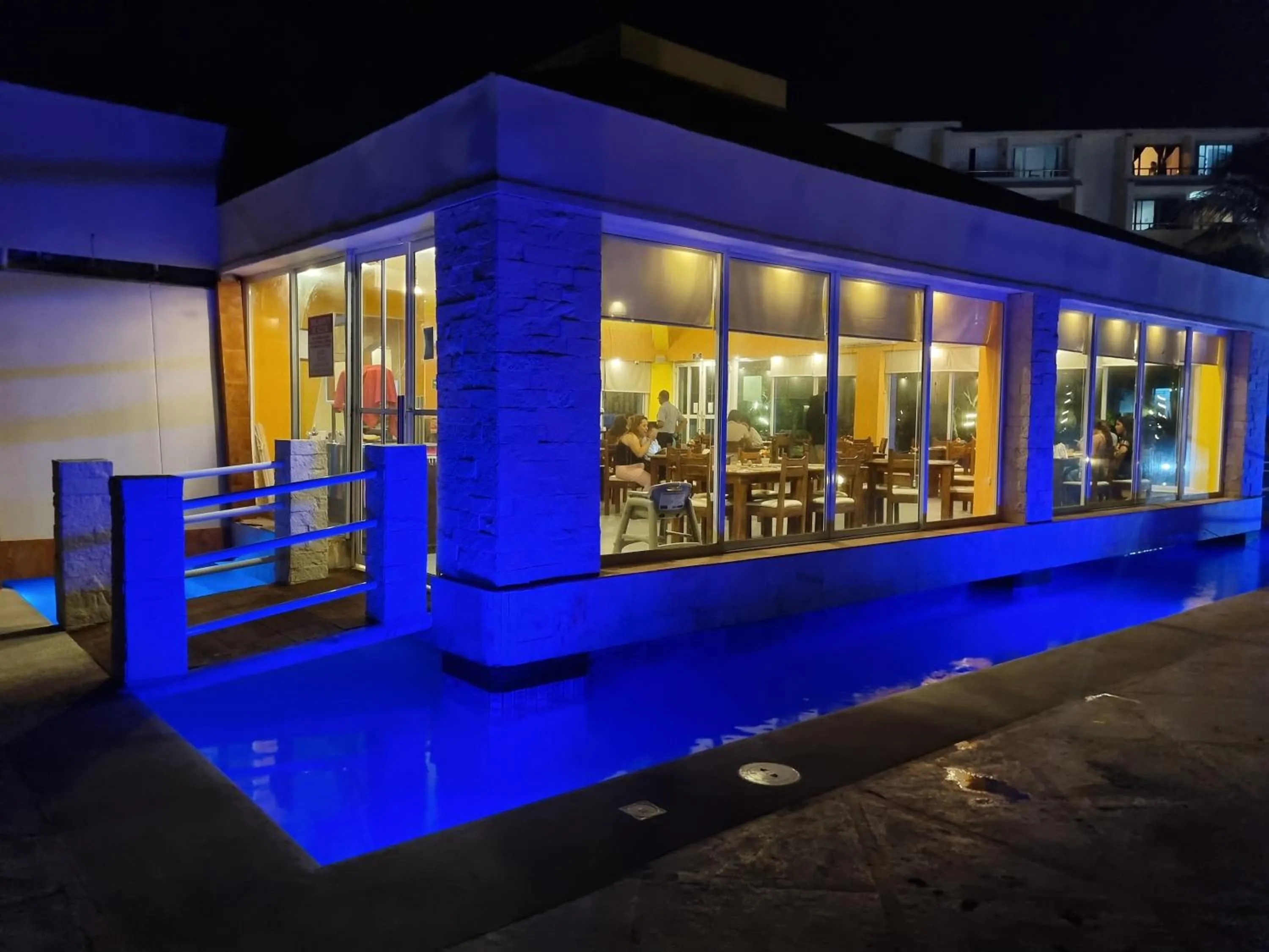 Swimming pool, Property Building in Apartment Ocean Front Cancun