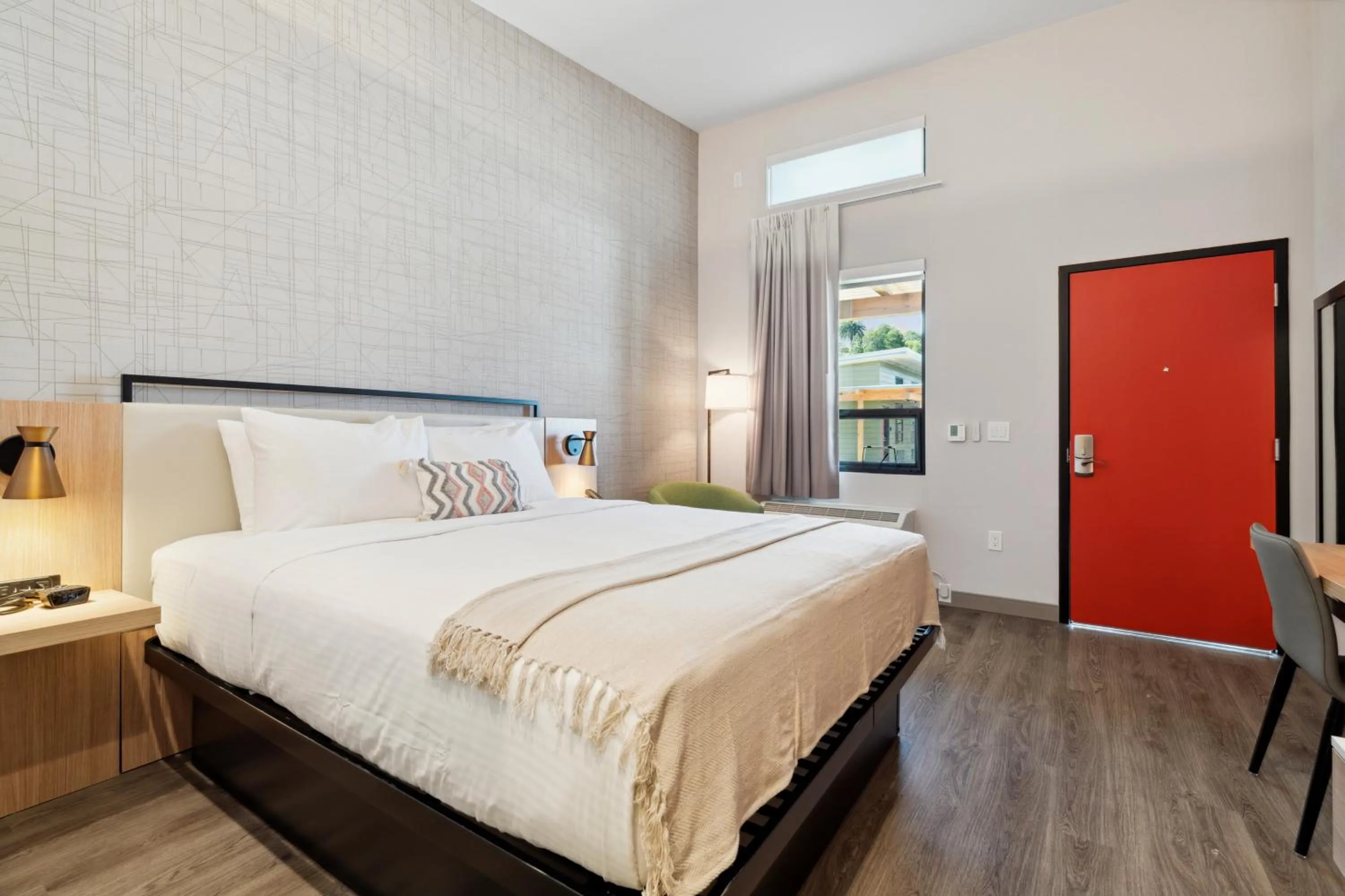 Photo of the whole room, Bed in The Evergreen