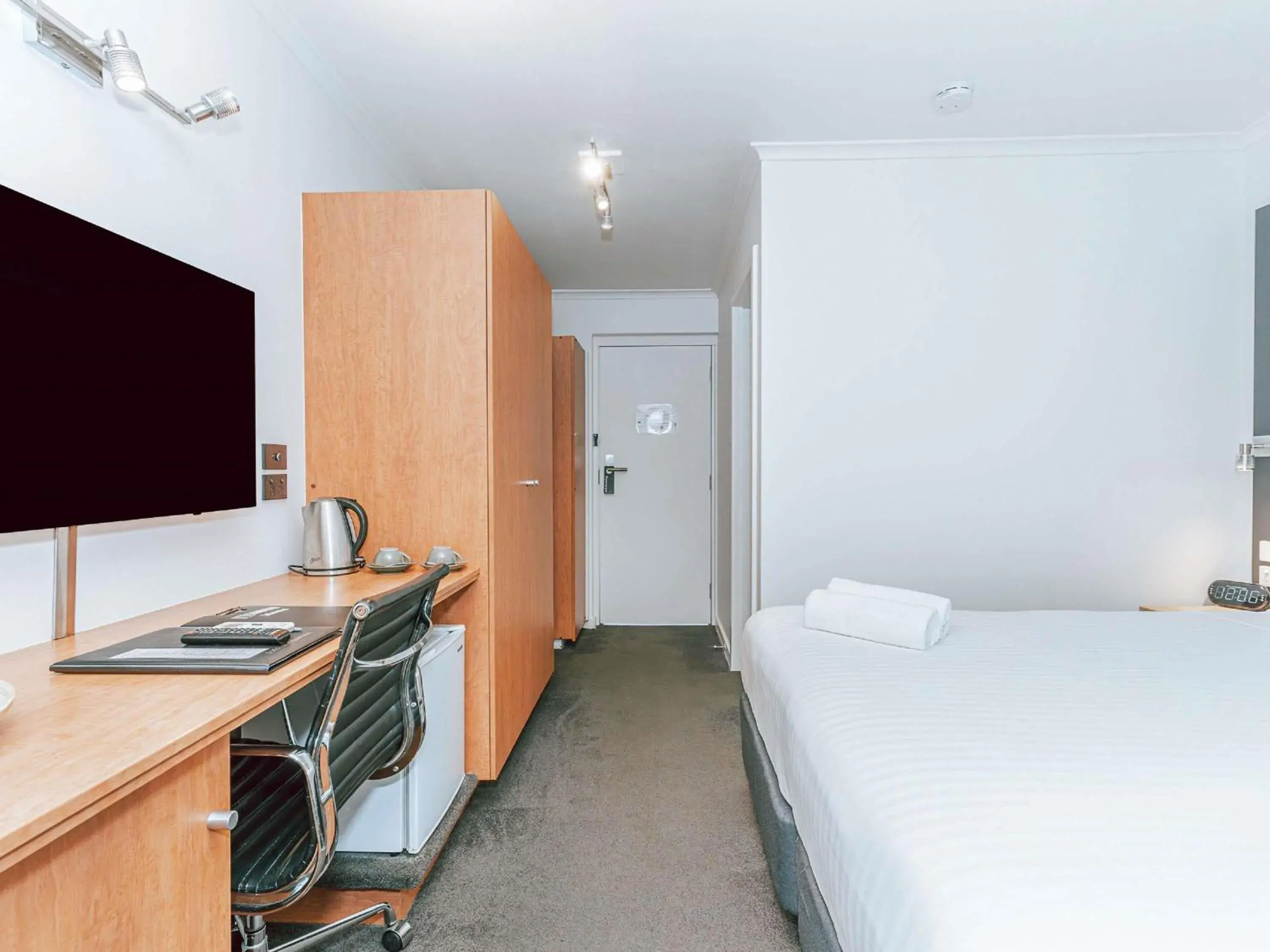 Bedroom, Bed in Mercure Launceston Bedroom, Bed in Mercure Launceston