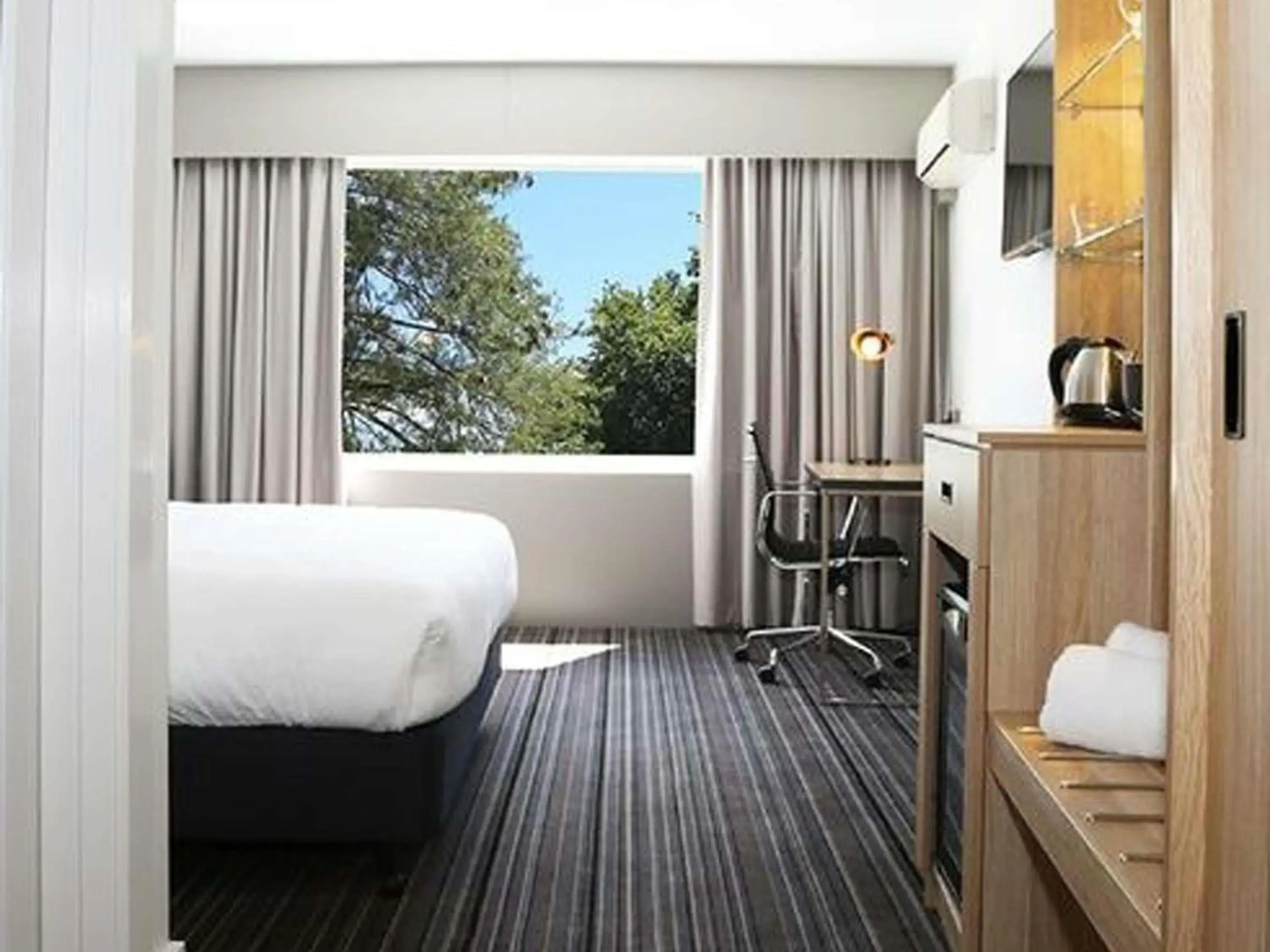 Bedroom, Bed in Mercure Launceston Bedroom, Bed in Mercure Launceston