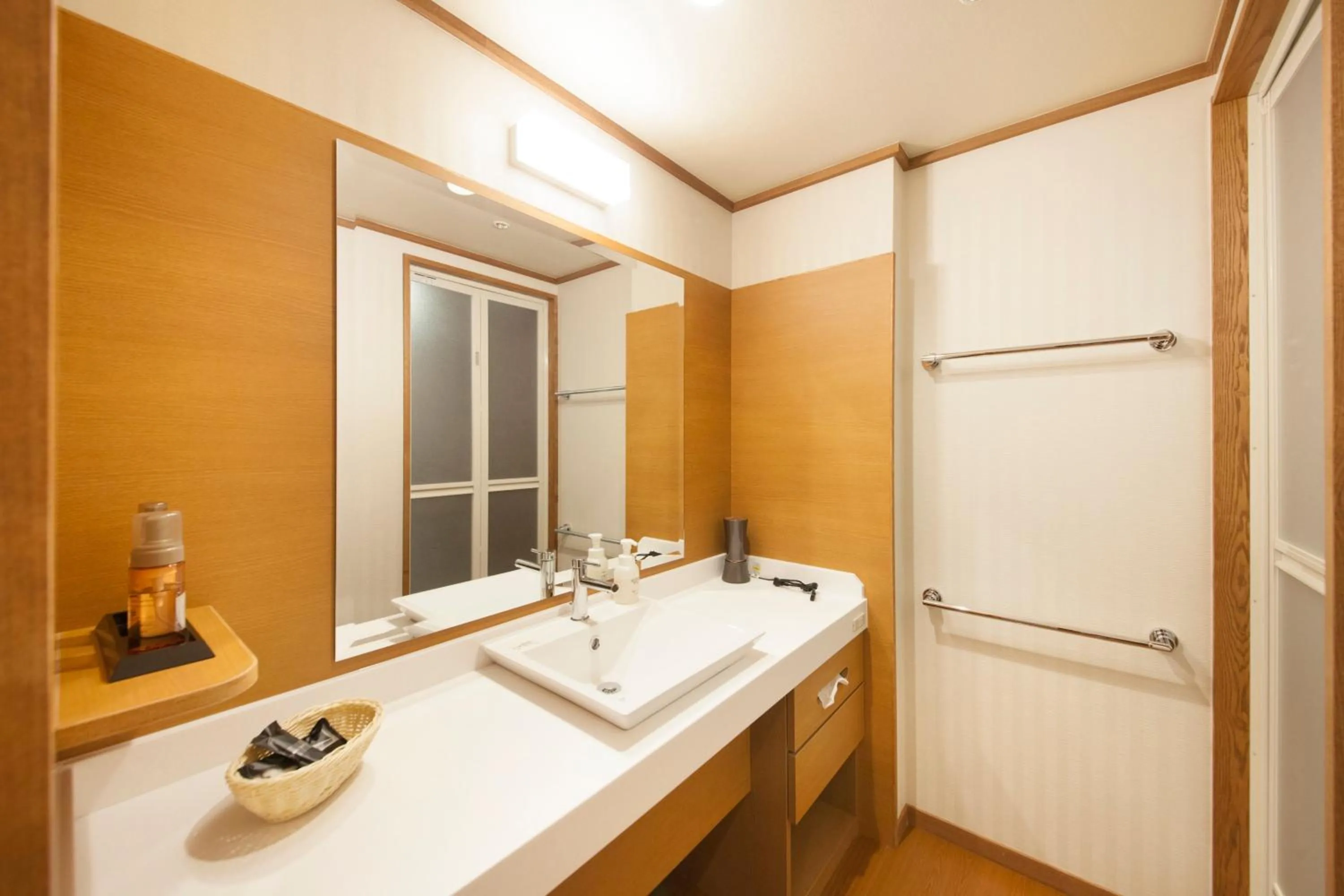 Shimobe Hotel