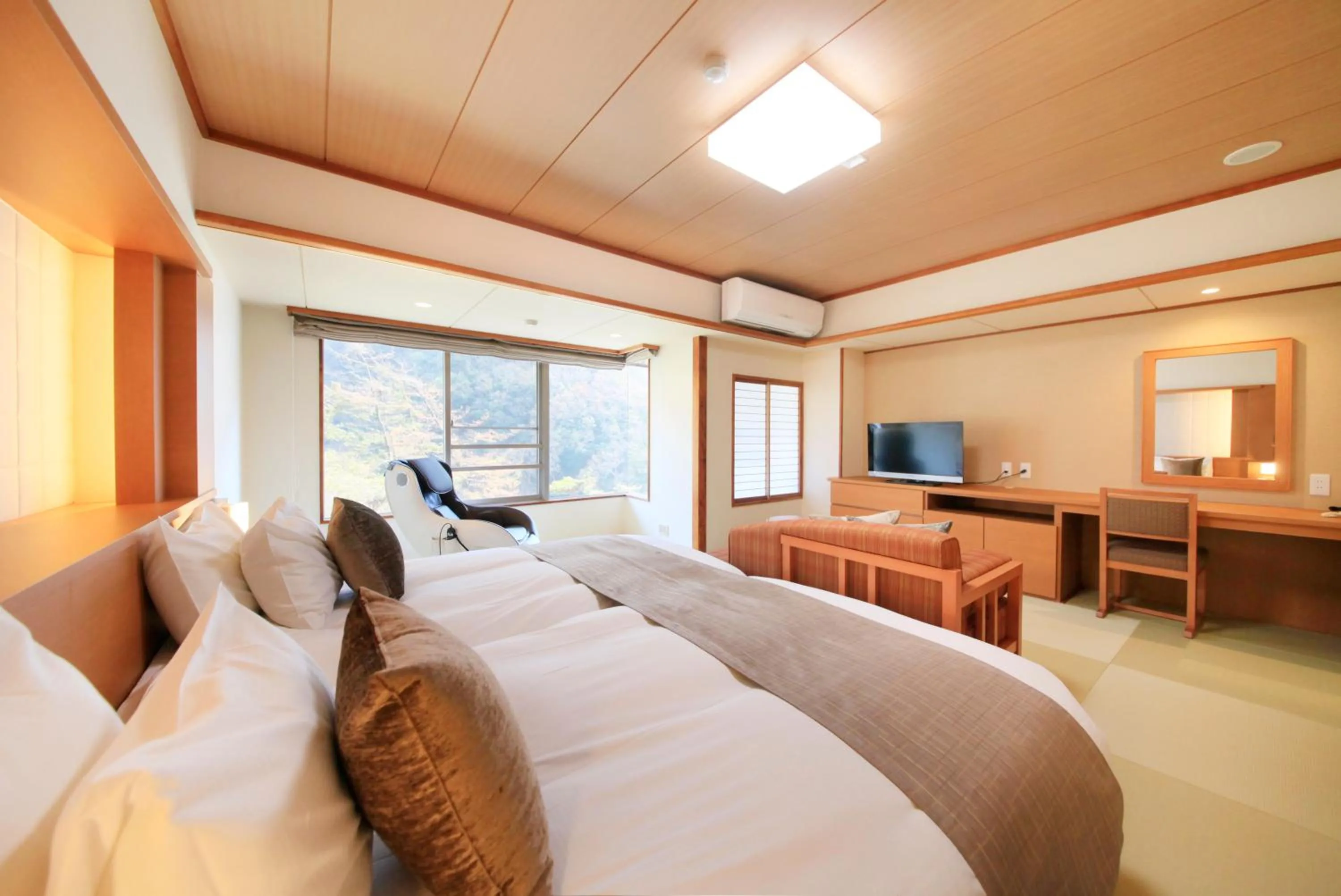 Bed in Shimobe Hotel