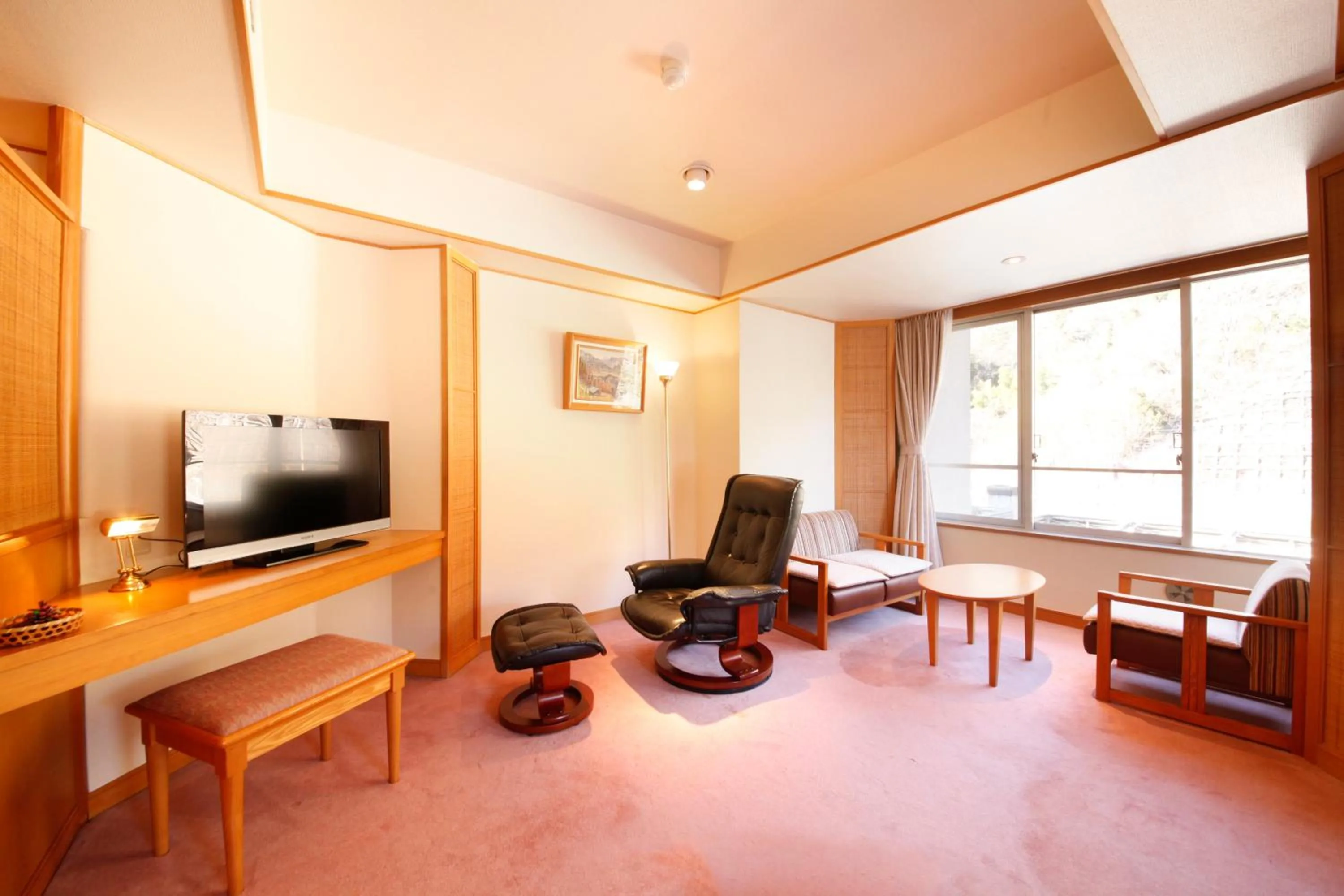 Shimobe Hotel