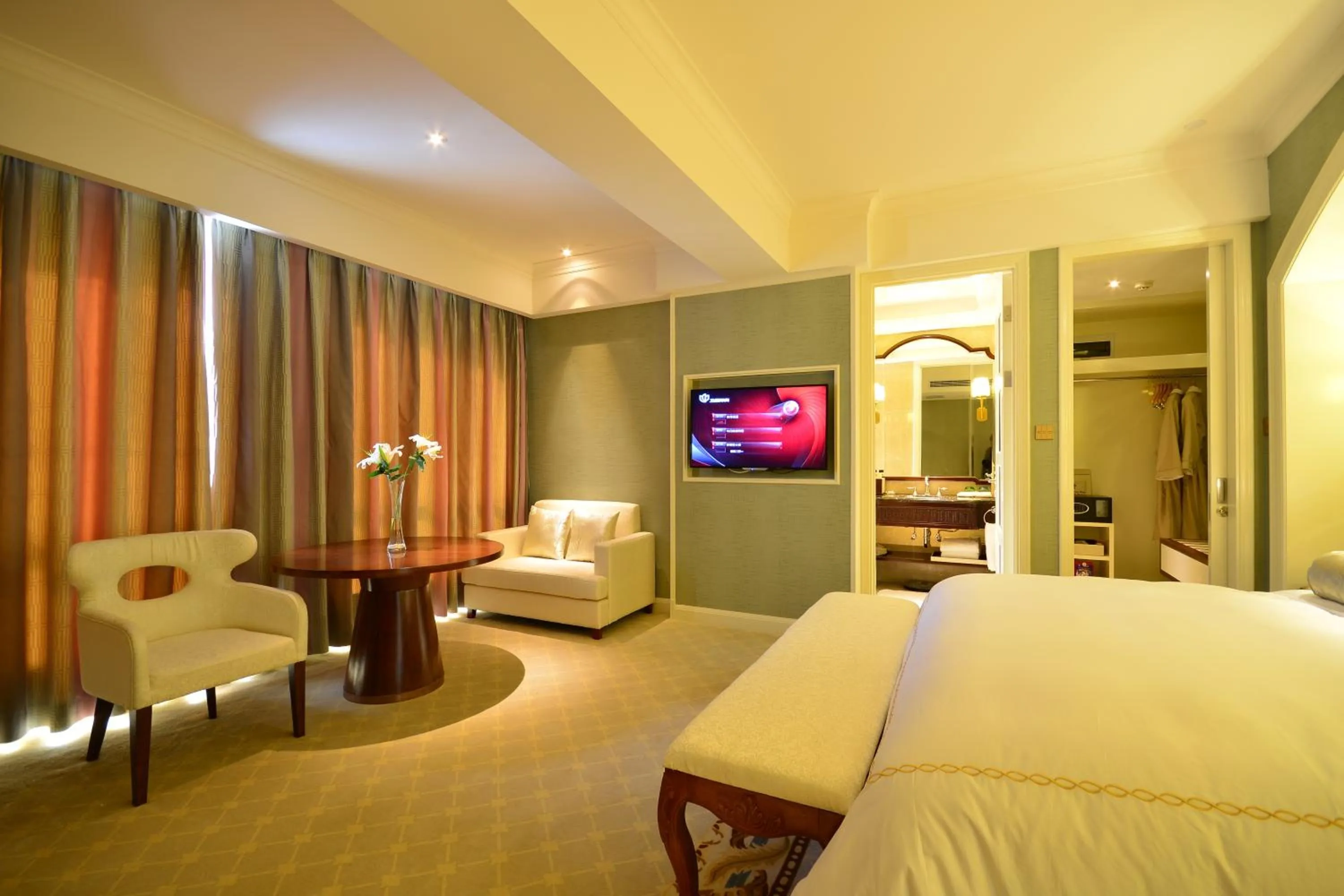 Photo of the whole room, Bed in Urban Island Hotel Shanghai