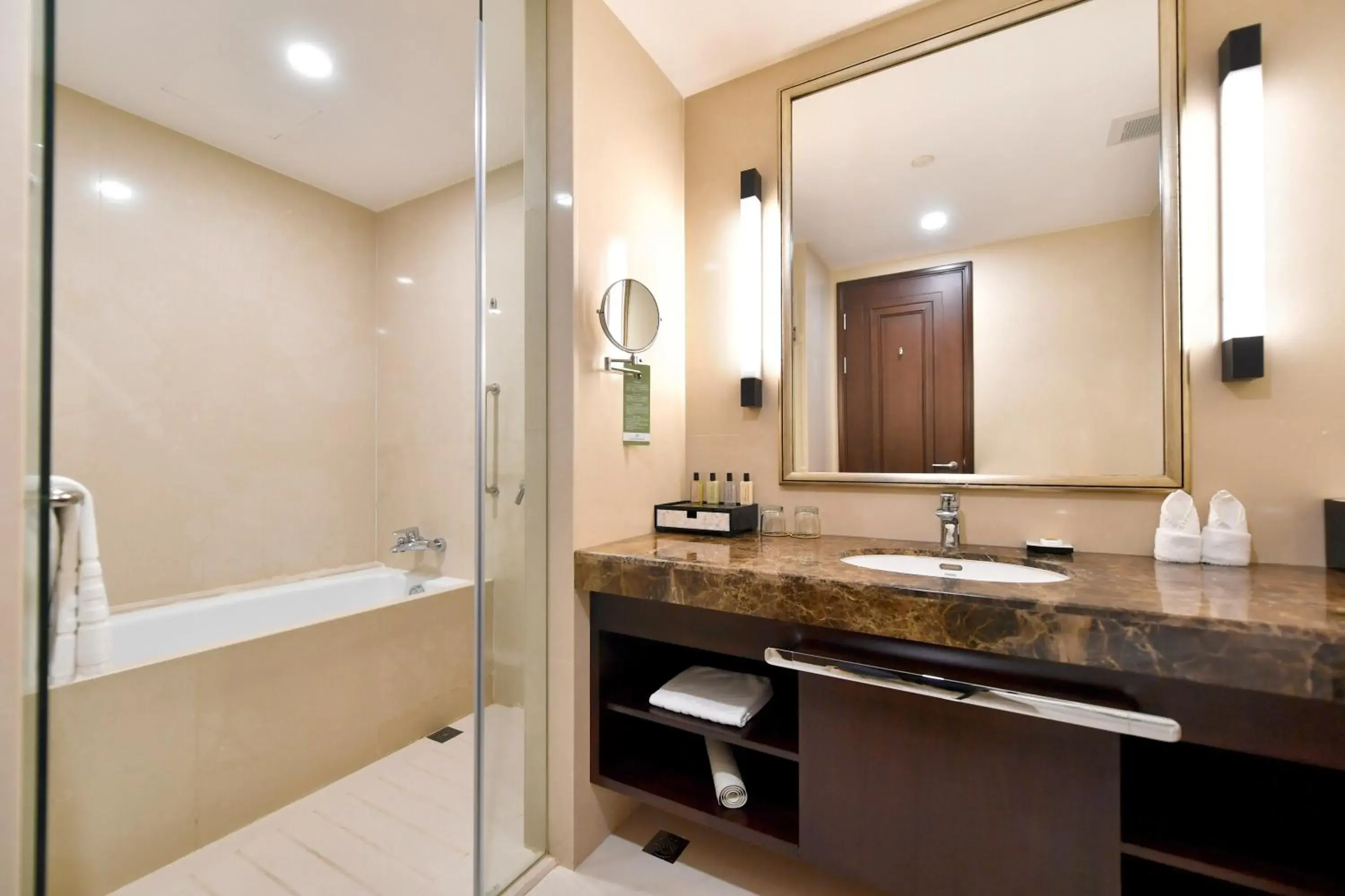 Deluxe Family Room in Evergreen Laurel Hotel, Shanghai Deluxe Family Room in Evergreen Laurel Hotel, Shanghai