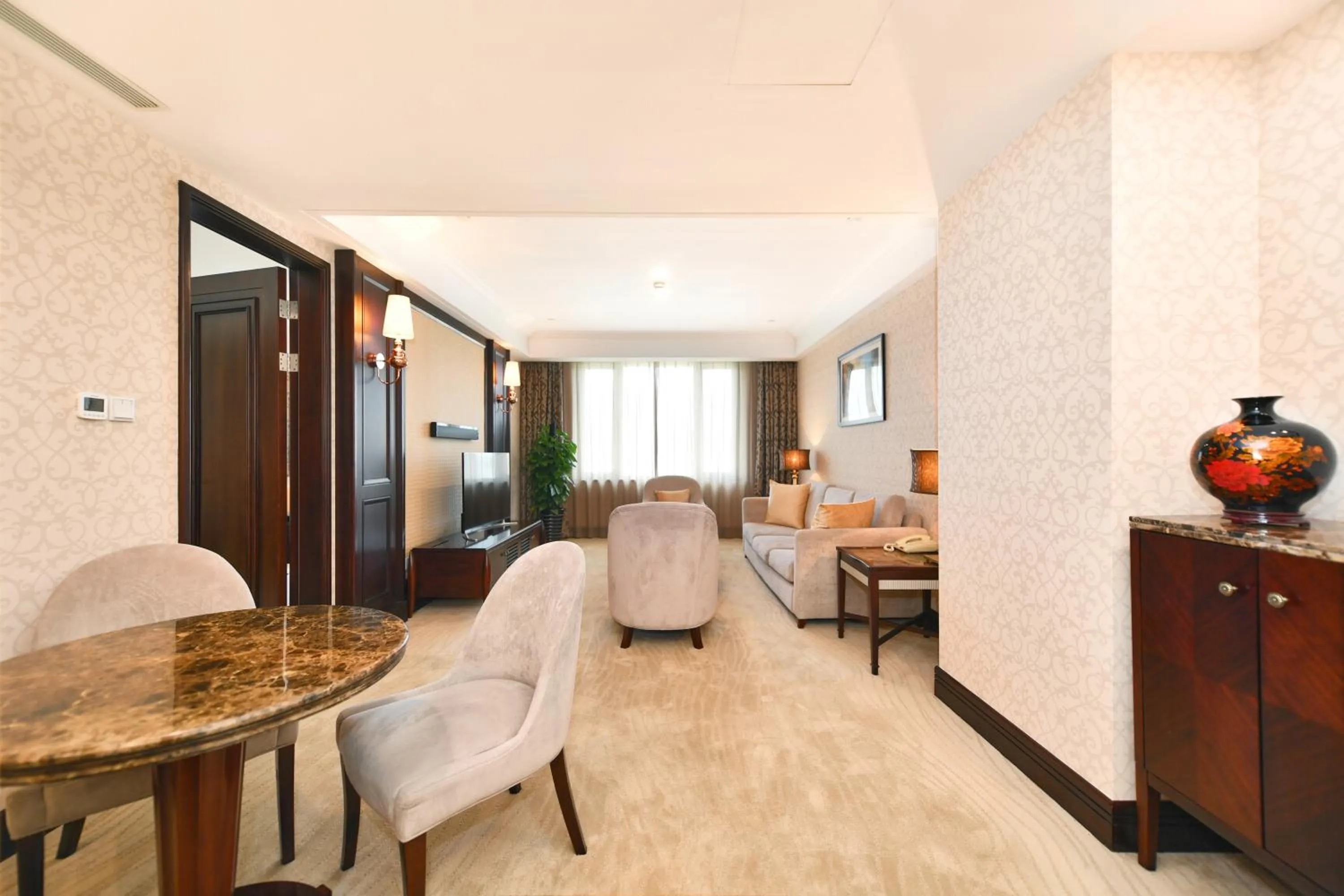 Photo of the whole room in Evergreen Laurel Hotel, Shanghai