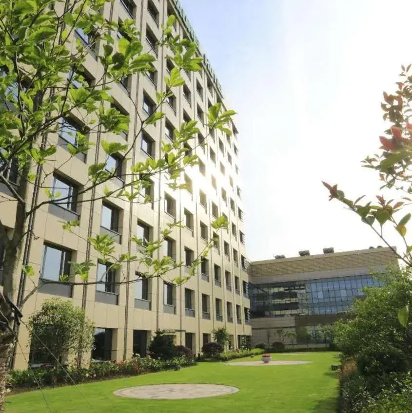 Property building in Evergreen Laurel Hotel, Shanghai Property building in Evergreen Laurel Hotel, Shanghai