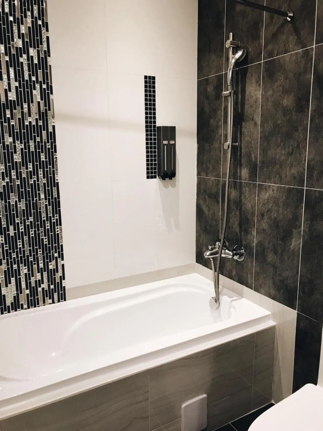 Bath in Bai Sha Tan Cottage