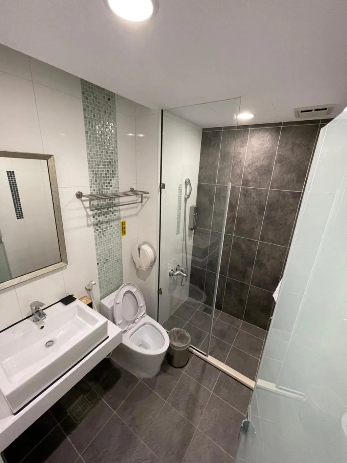 Shower in Bai Sha Tan Cottage