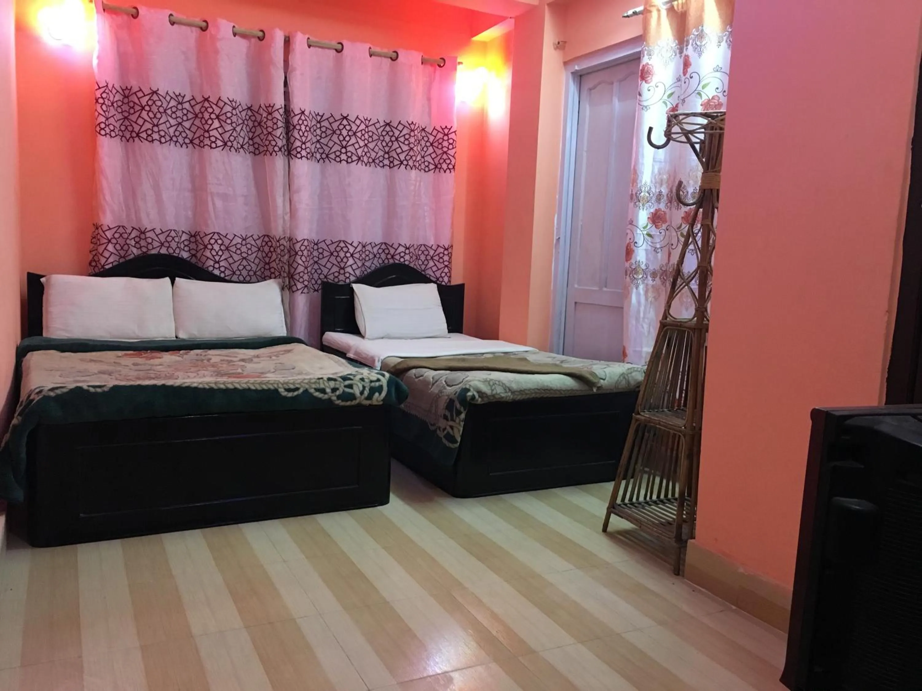 Pashupati Darshan Hotel