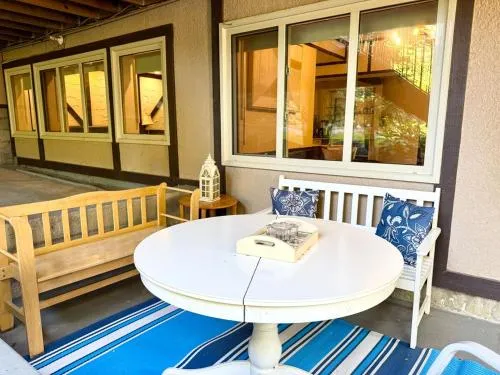 Bright Spacious 3 BR Garden Suite, 4 Queen beds, Fully equipped, Highly recommended by 229 happy groups