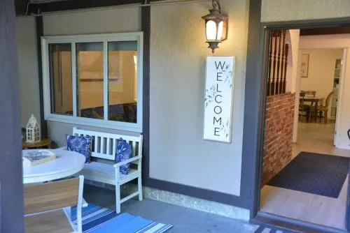 Bright Spacious 3 BR Garden Suite, 4 Queen beds, Fully equipped, Highly recommended by 229 happy groups