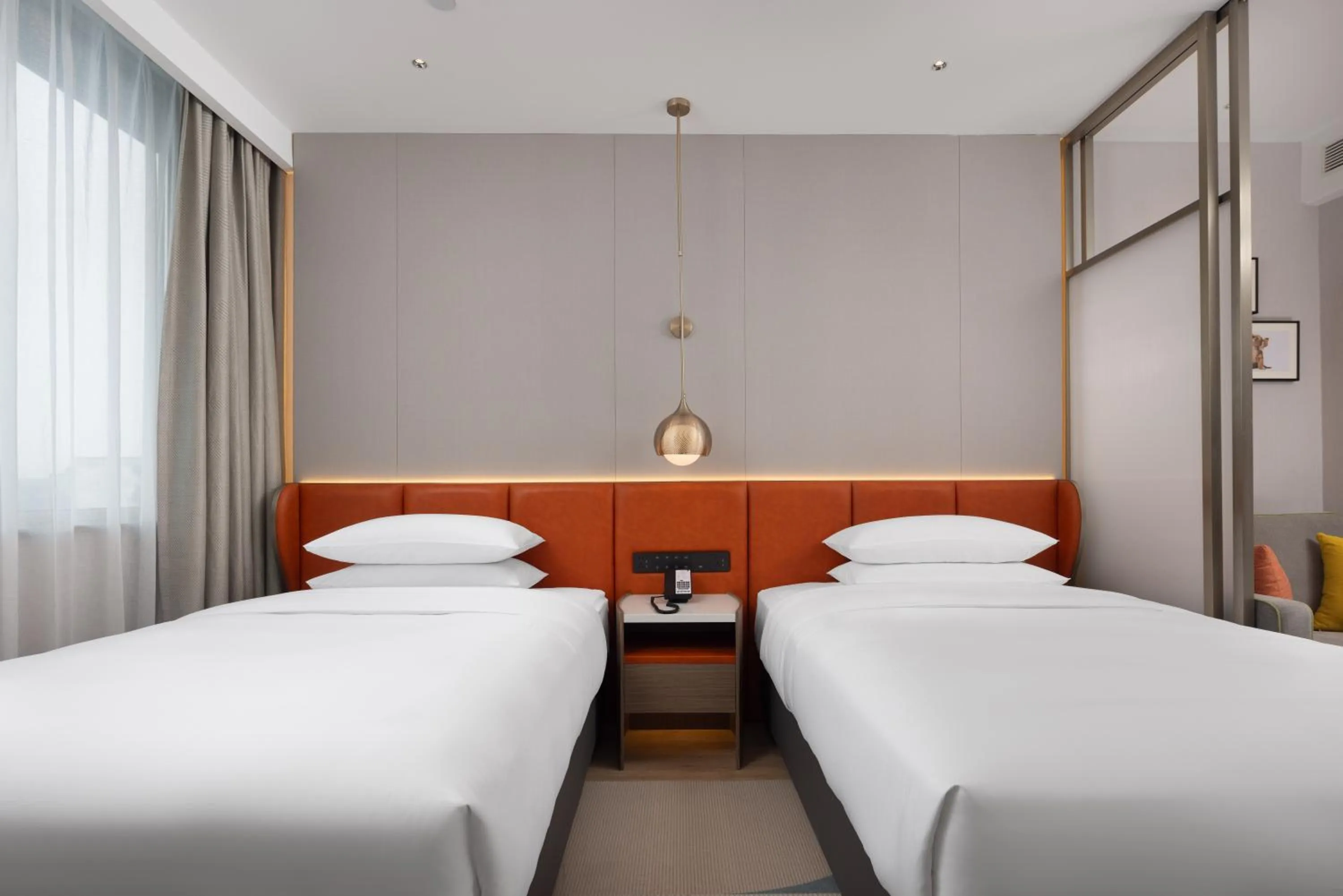 Photo of the whole room in Home2 Suite by Meishan Dongpo