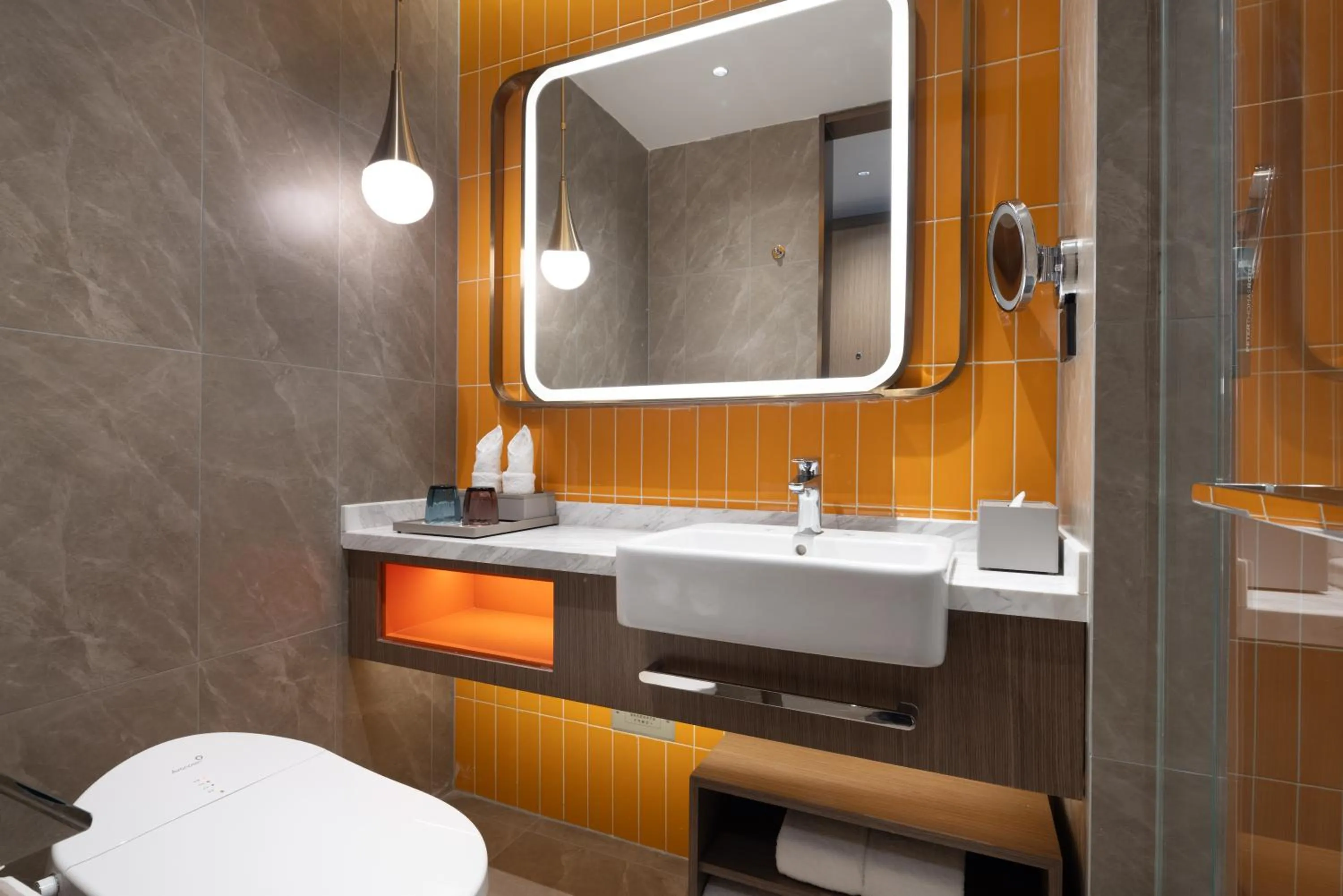 Toilet in Home2 Suite by Meishan Dongpo